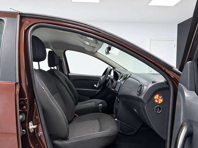 Dacia Sandero — photo 12