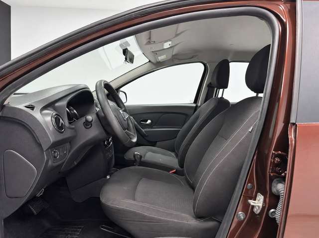 Dacia Sandero — photo 11