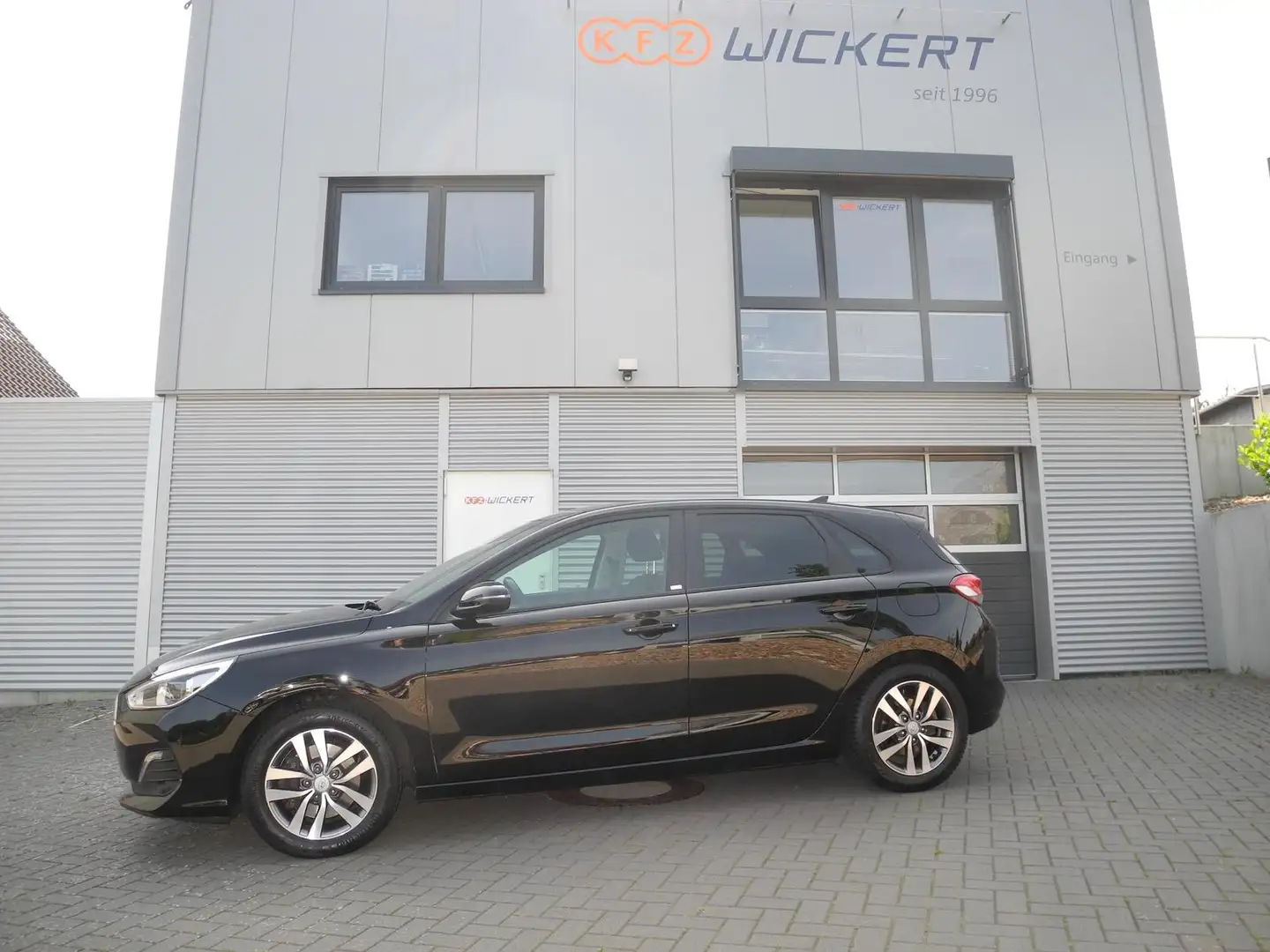 Hyundai i30 1.4 TGDI YES! *AHK*Navi*Kamera* Schwarz - 2