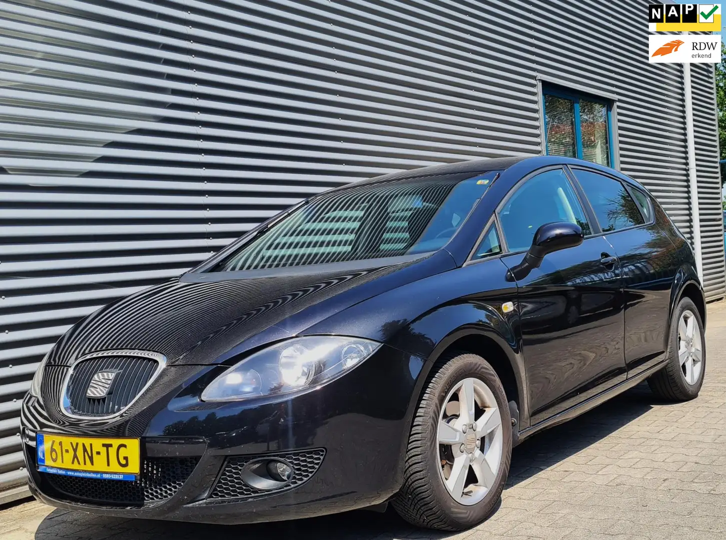 SEAT Leon 1.6 Sportstyle 08-2007 Black Magic Pearl Nero - 1