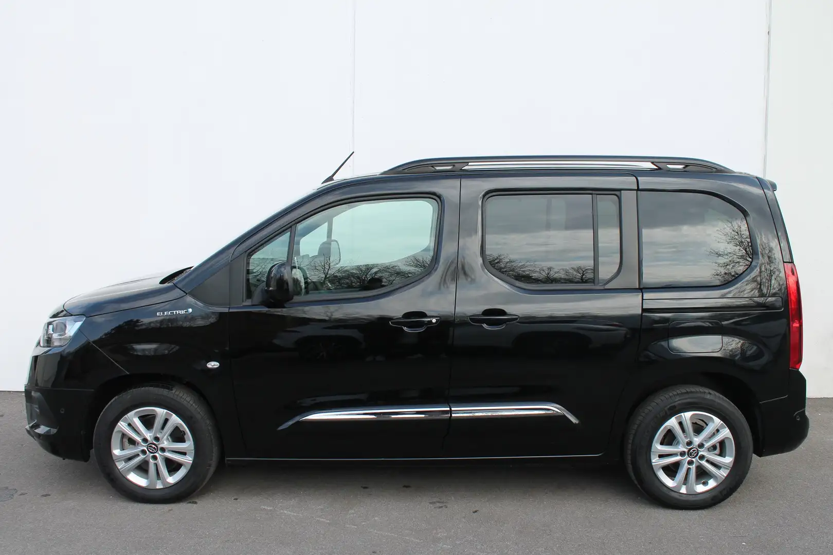 Toyota Proace City Verso Electric 50kWh L1 Family Schwarz - 1