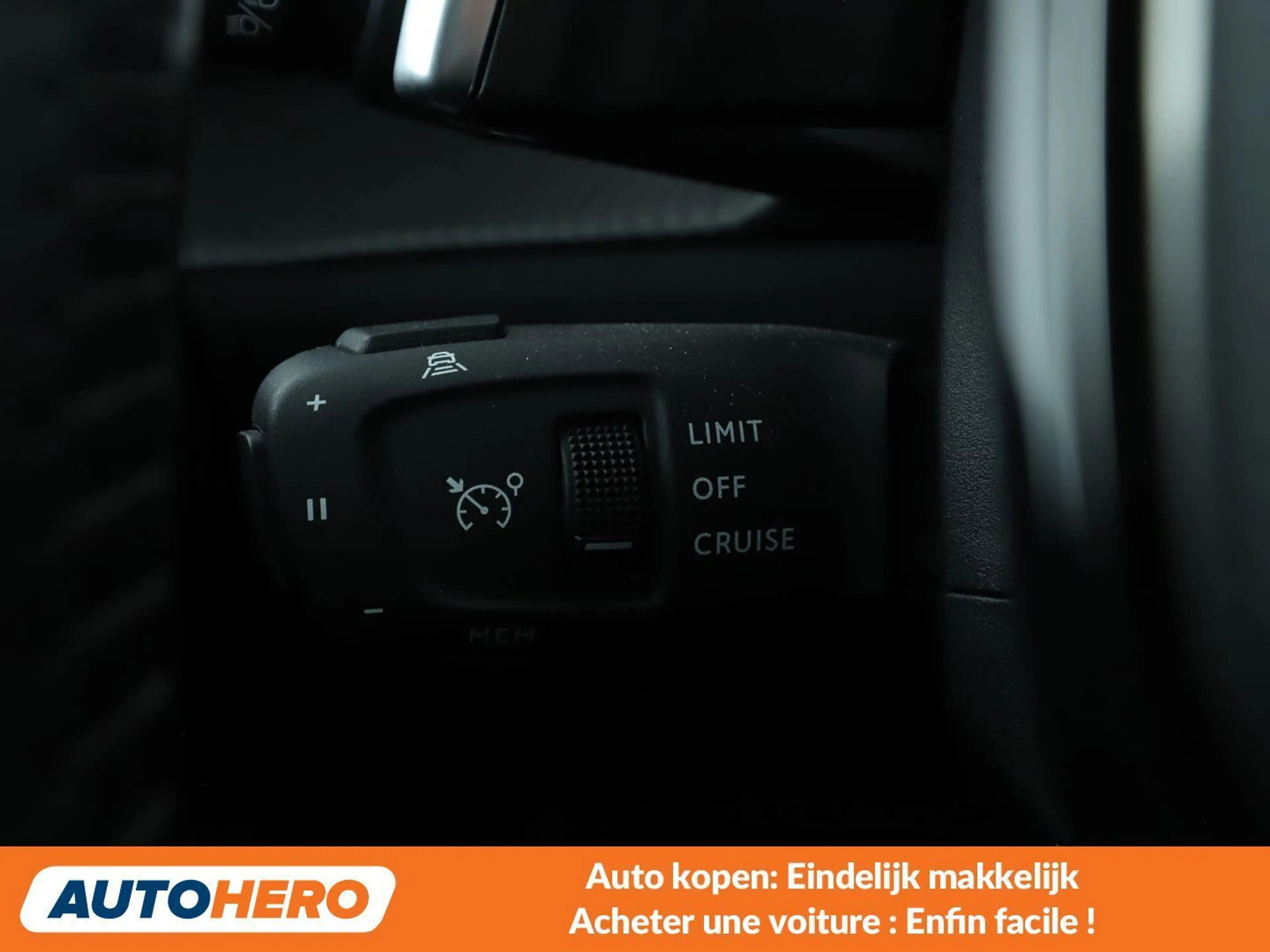 Peugeot 208 1.2 PureTech Allure — photo 13
