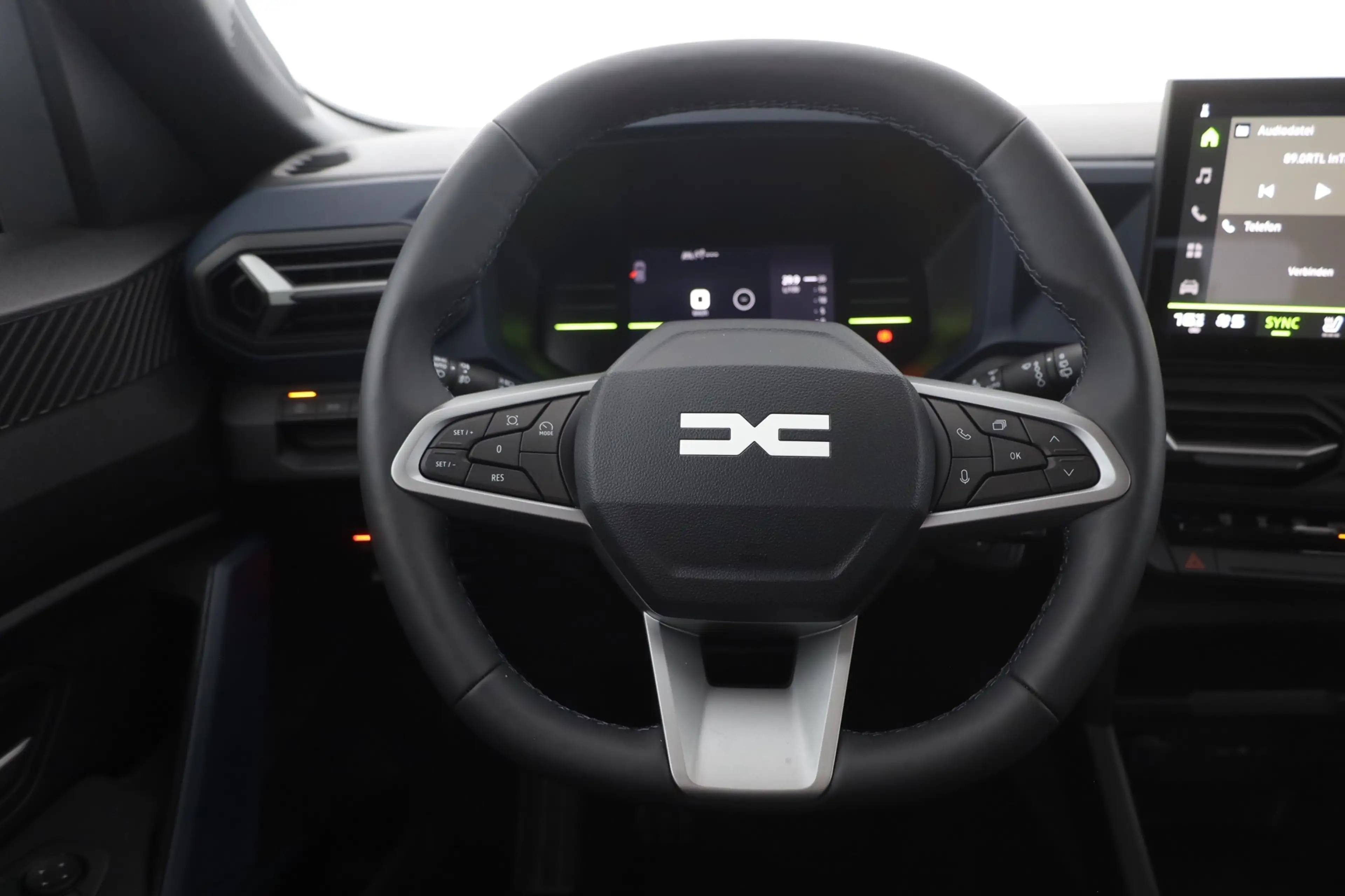 Dacia Bigster Expression 140 mHev LED Navi Kamera — photo 15