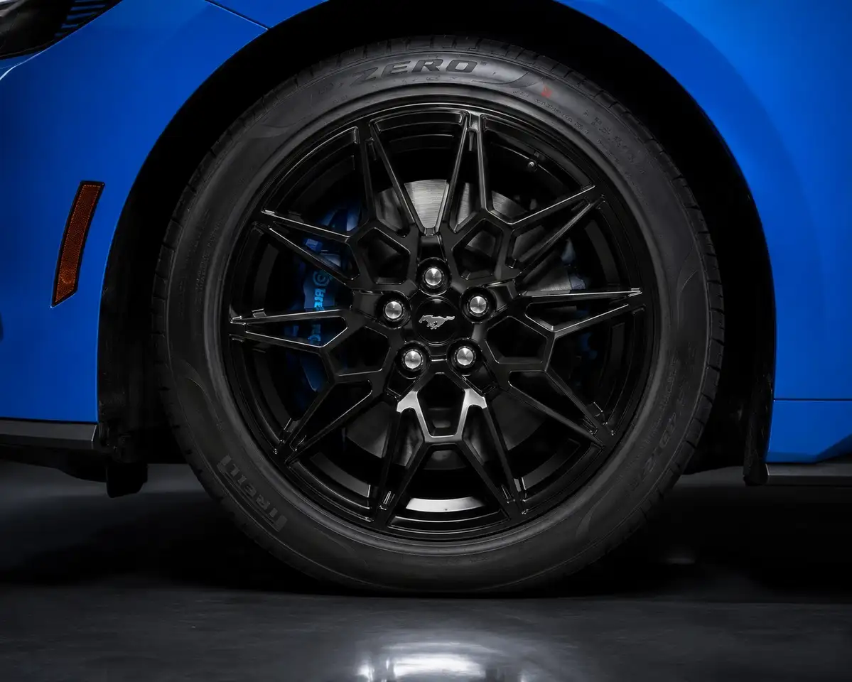 Ford Mustang photo Ford Mustang