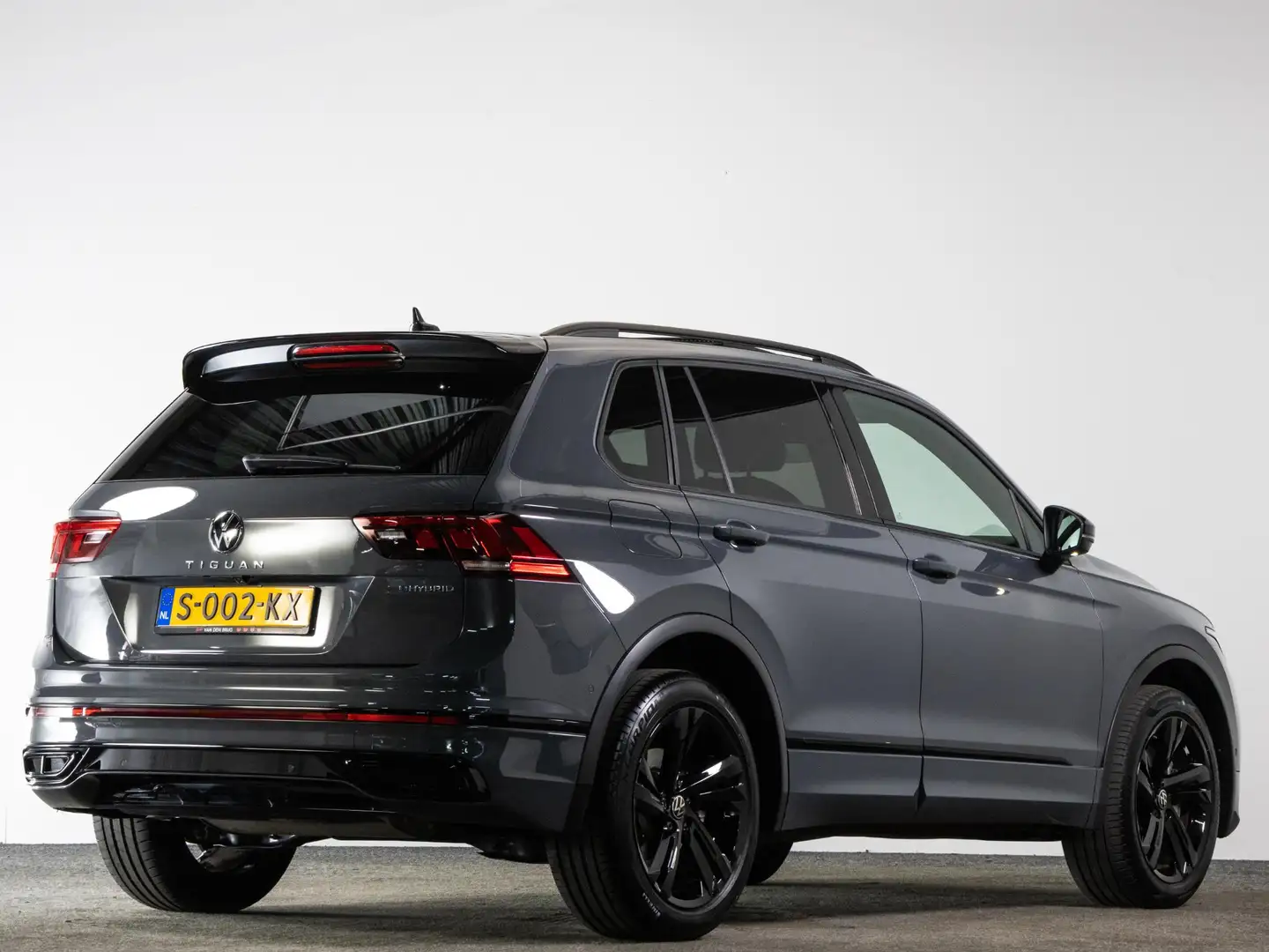 Volkswagen Tiguan R-Line 1.4 TSI 245 DSG eHybrid | LED IQ | Black St Gris - 2