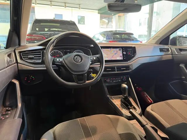 Volkswagen Polo view 9