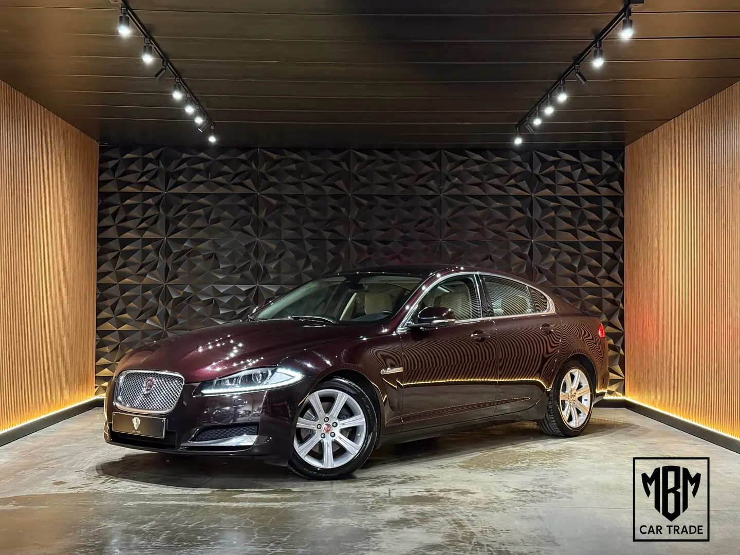 Jaguar XF ✅2.2 D GARANTIE Prestige Automaat Trekhaak Camera Negro - 1