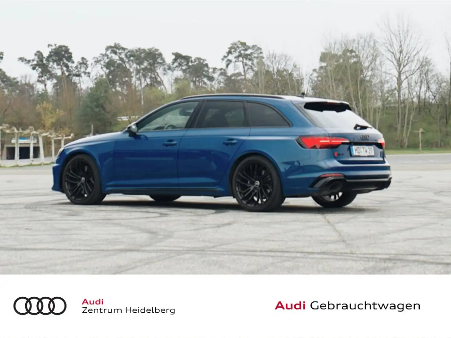 Audi RS4 Avant 331 KW (450 PS) tiptronic Blau - 2