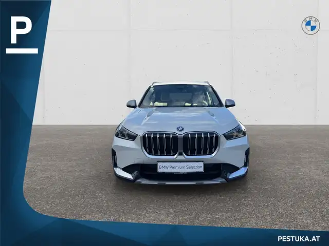 BMW X1 view 2