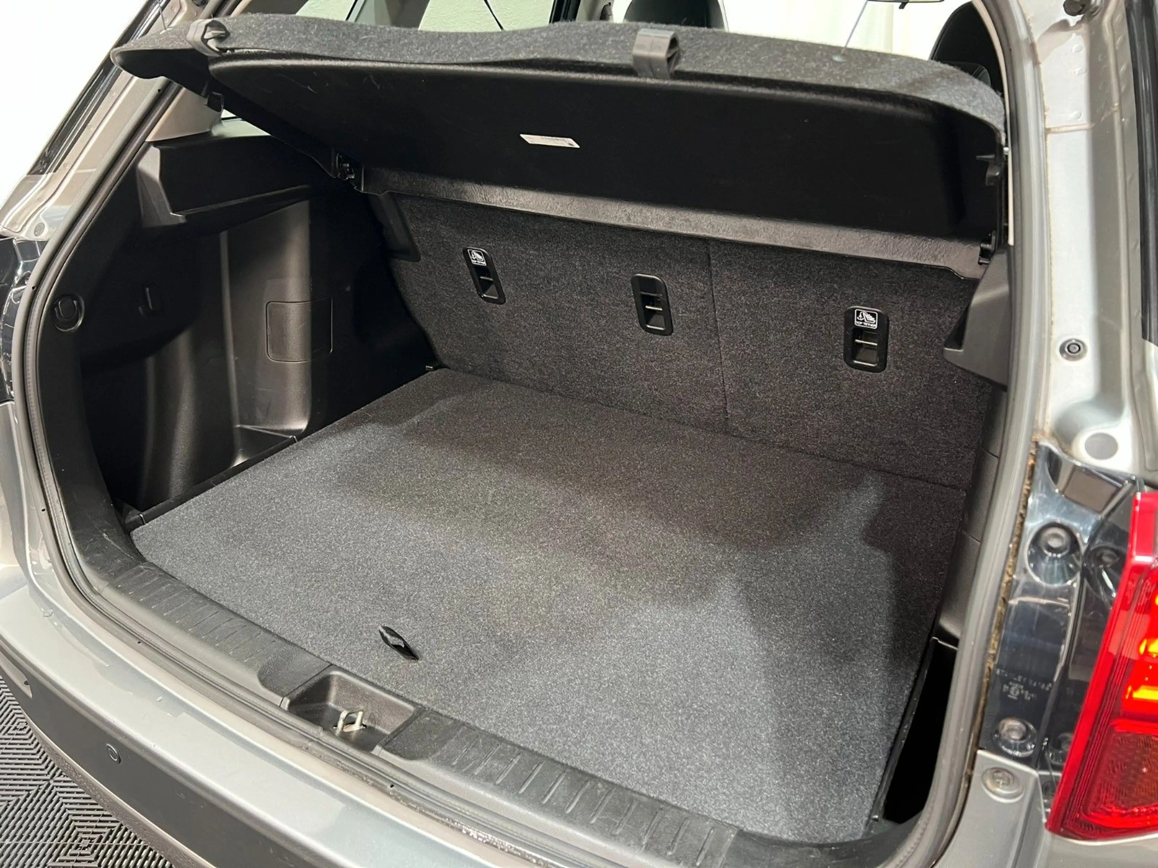 Suzuki Vitara Comfort + / Pano. / LED / Allgrip — photo 9