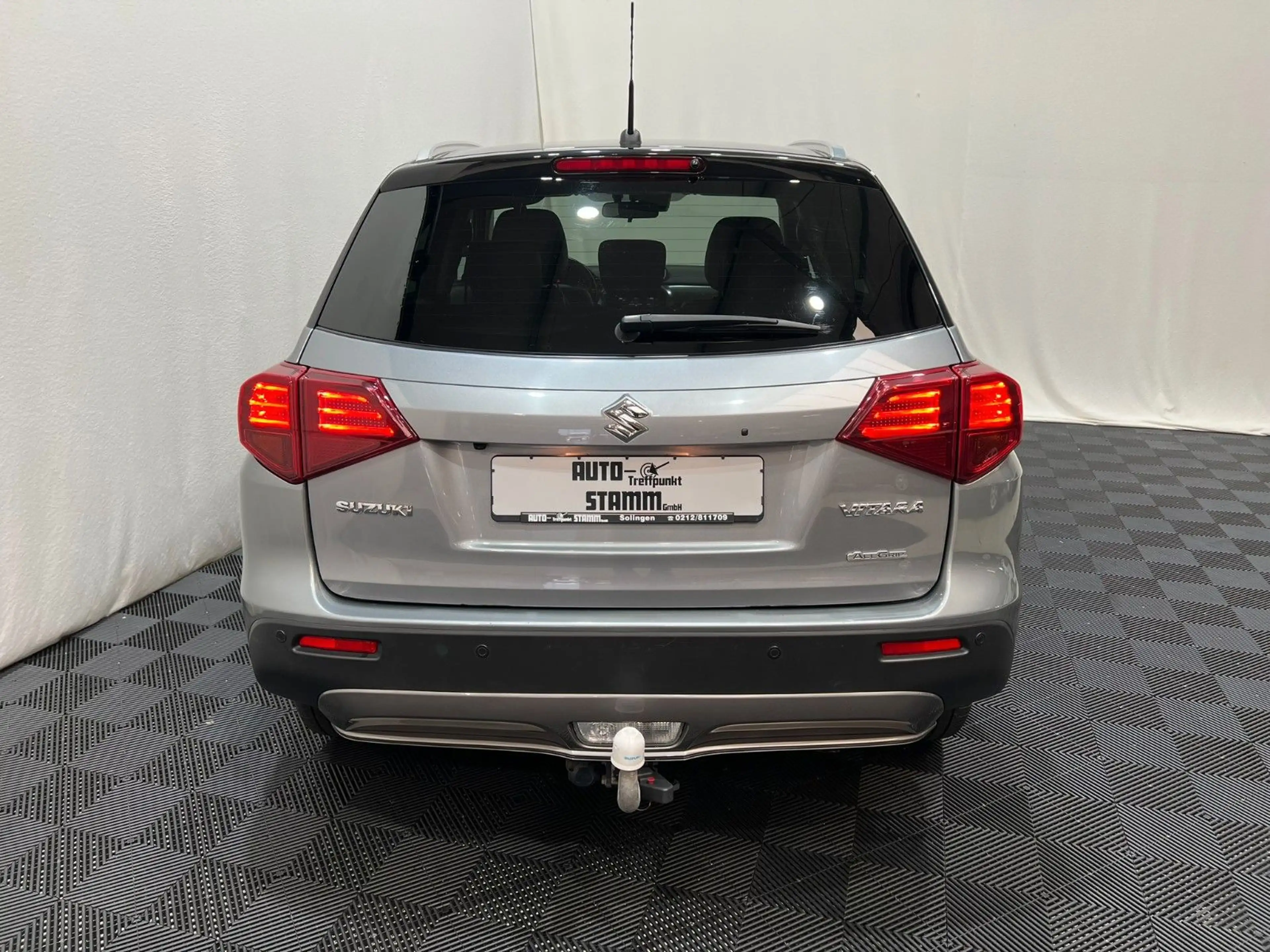 Suzuki Vitara Comfort + / Pano. / LED / Allgrip — photo 5