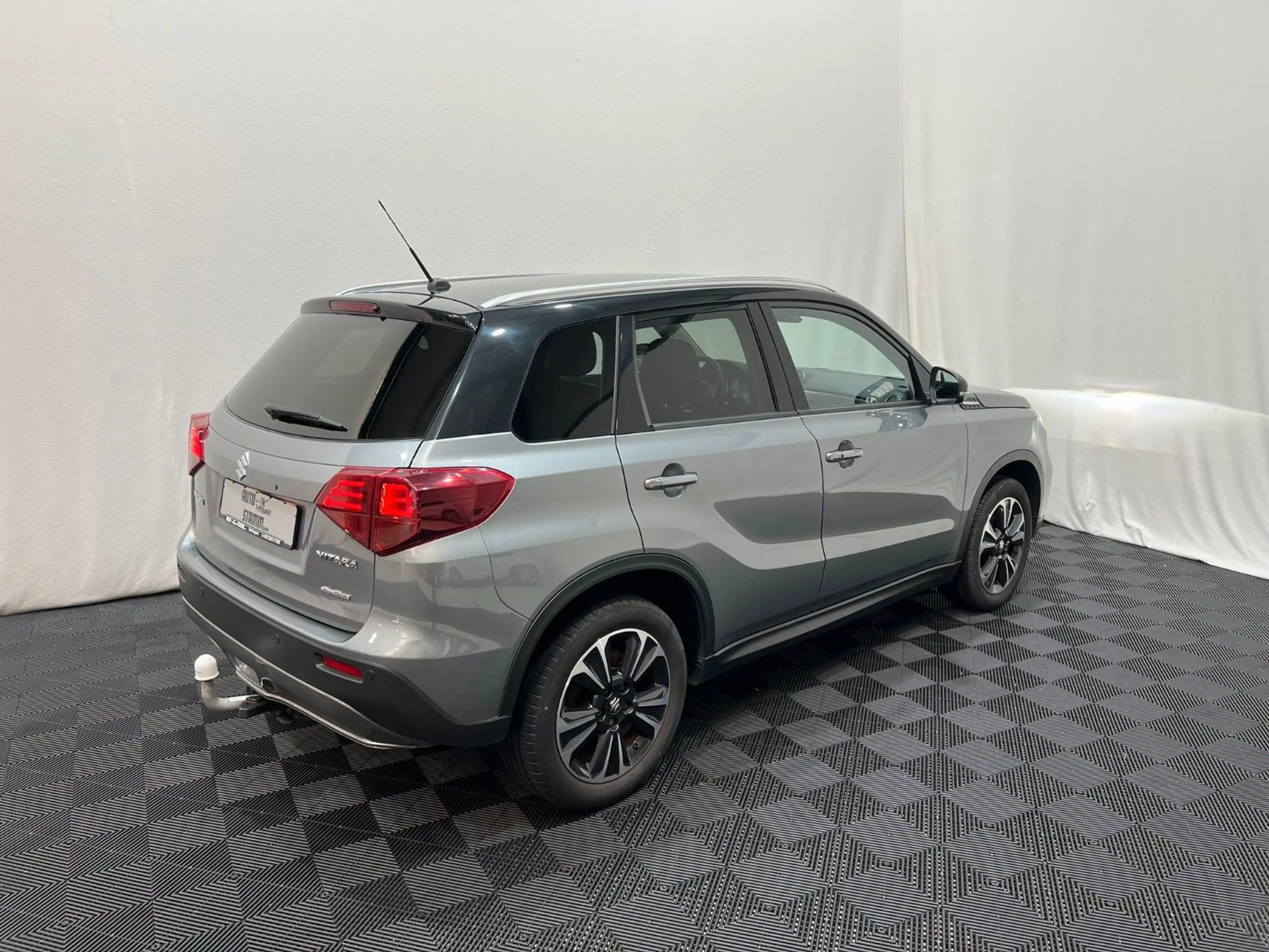 Suzuki Vitara Comfort + / Pano. / LED / Allgrip — photo 7