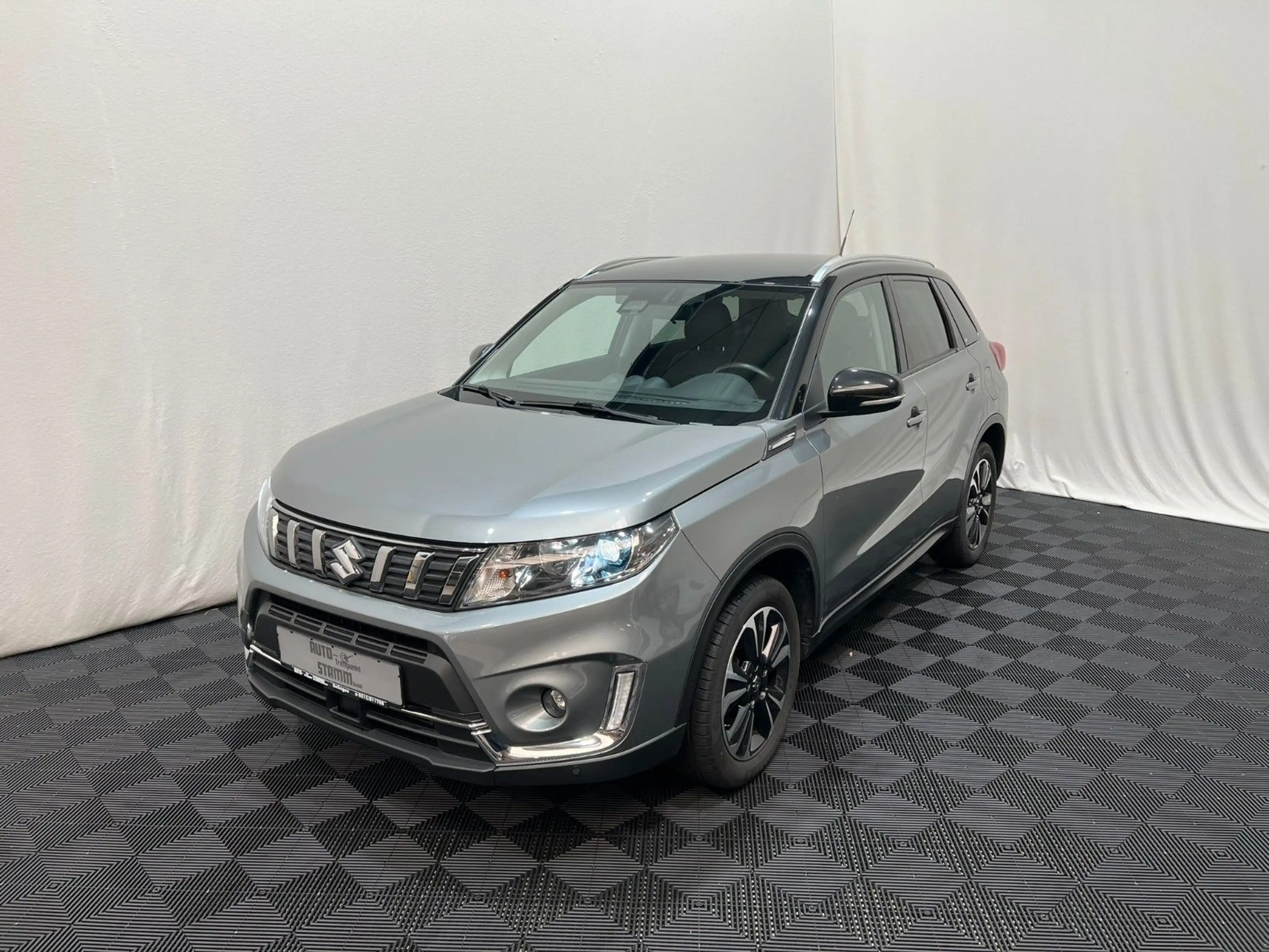 Suzuki Vitara Comfort + / Pano. / LED / Allgrip — photo 2