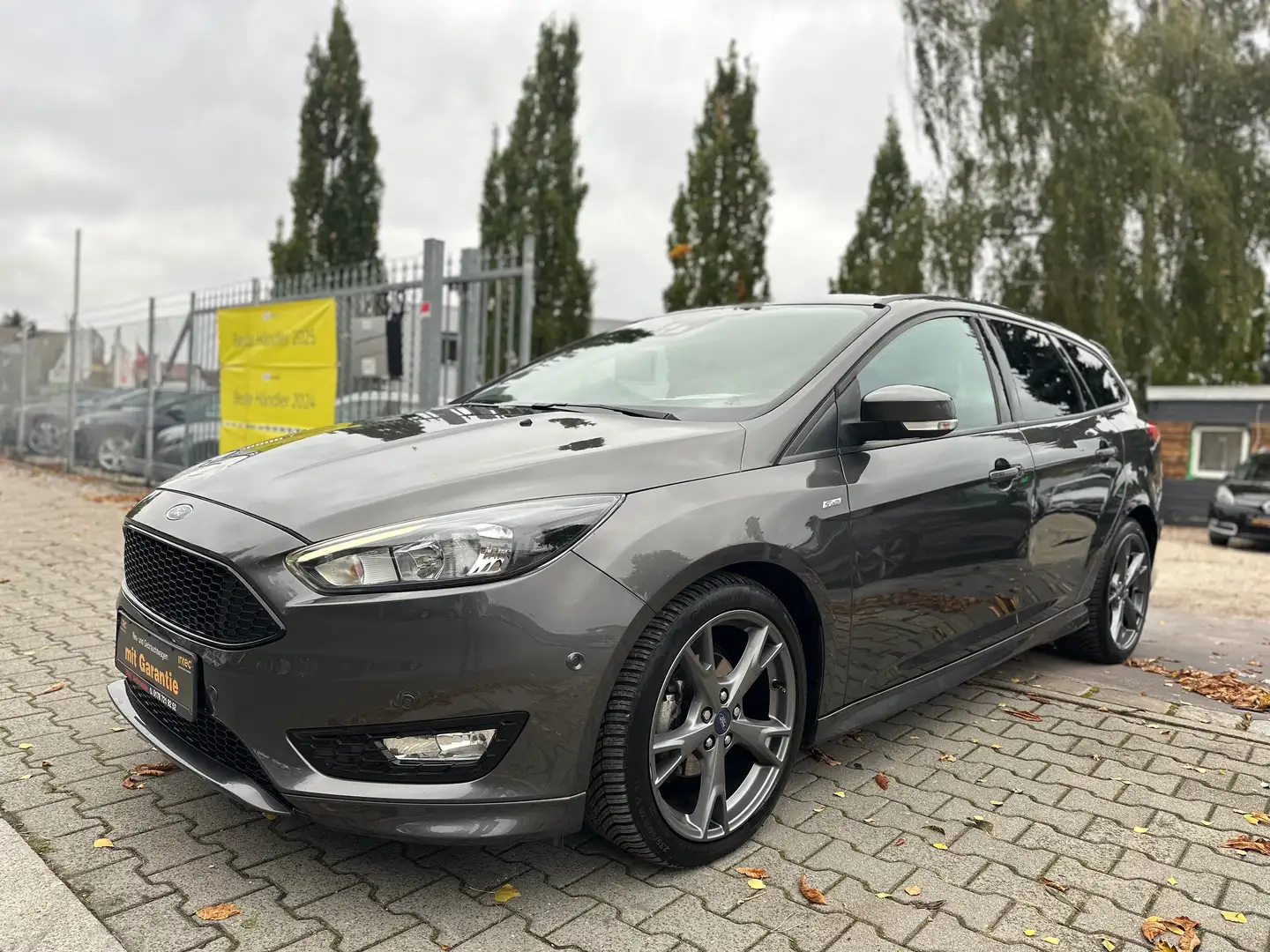 Ford Focus ST-Line,55.TKM,18.ZOLL,KAMERA,NAVI,PARKPILOT,TOP ! Gris - 1