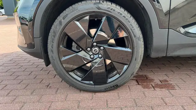 Volvo XC40 view 10