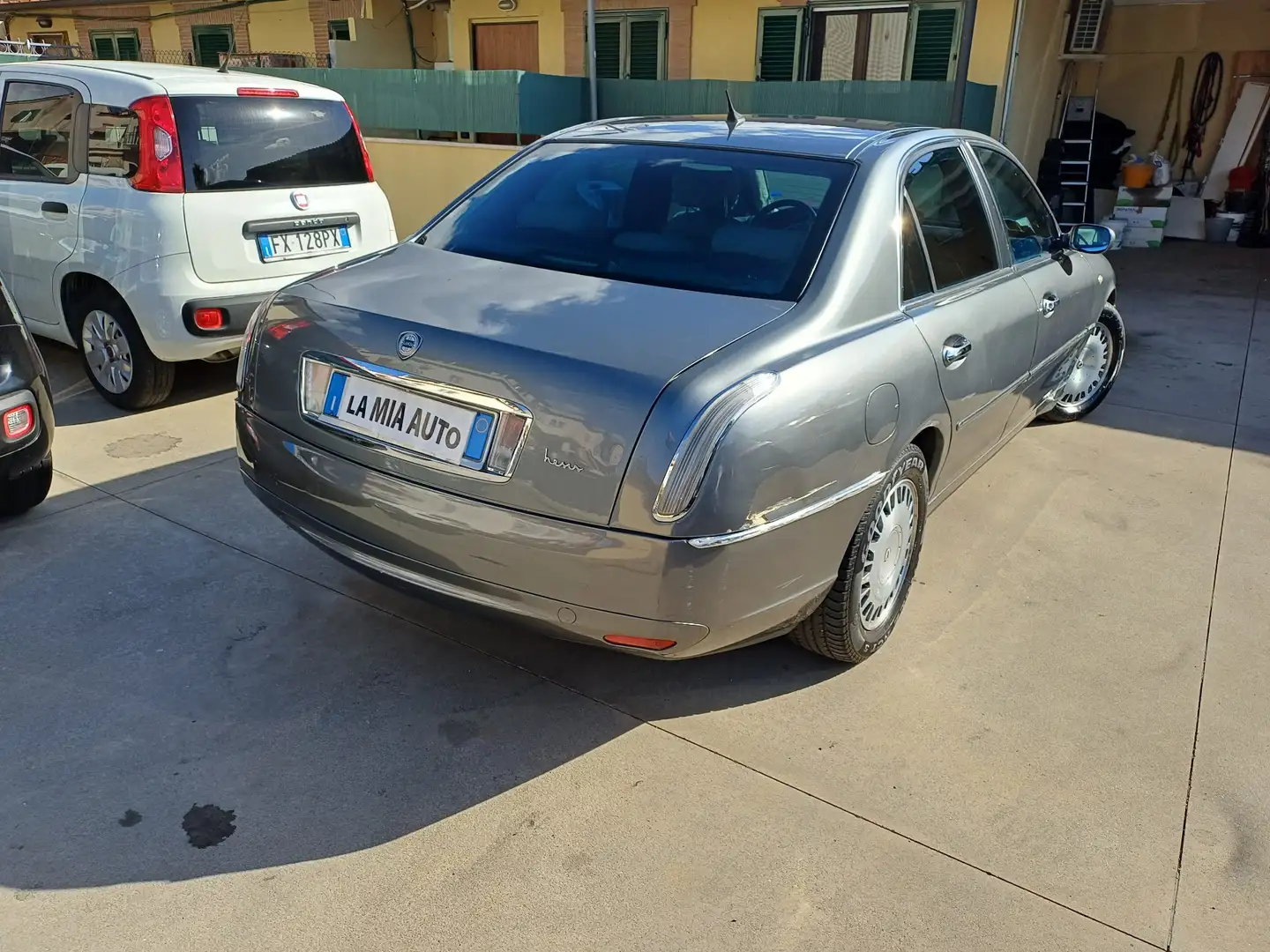 Lancia Thesis Thesis 3.0 V6 24v Emblema auto Szary - 2