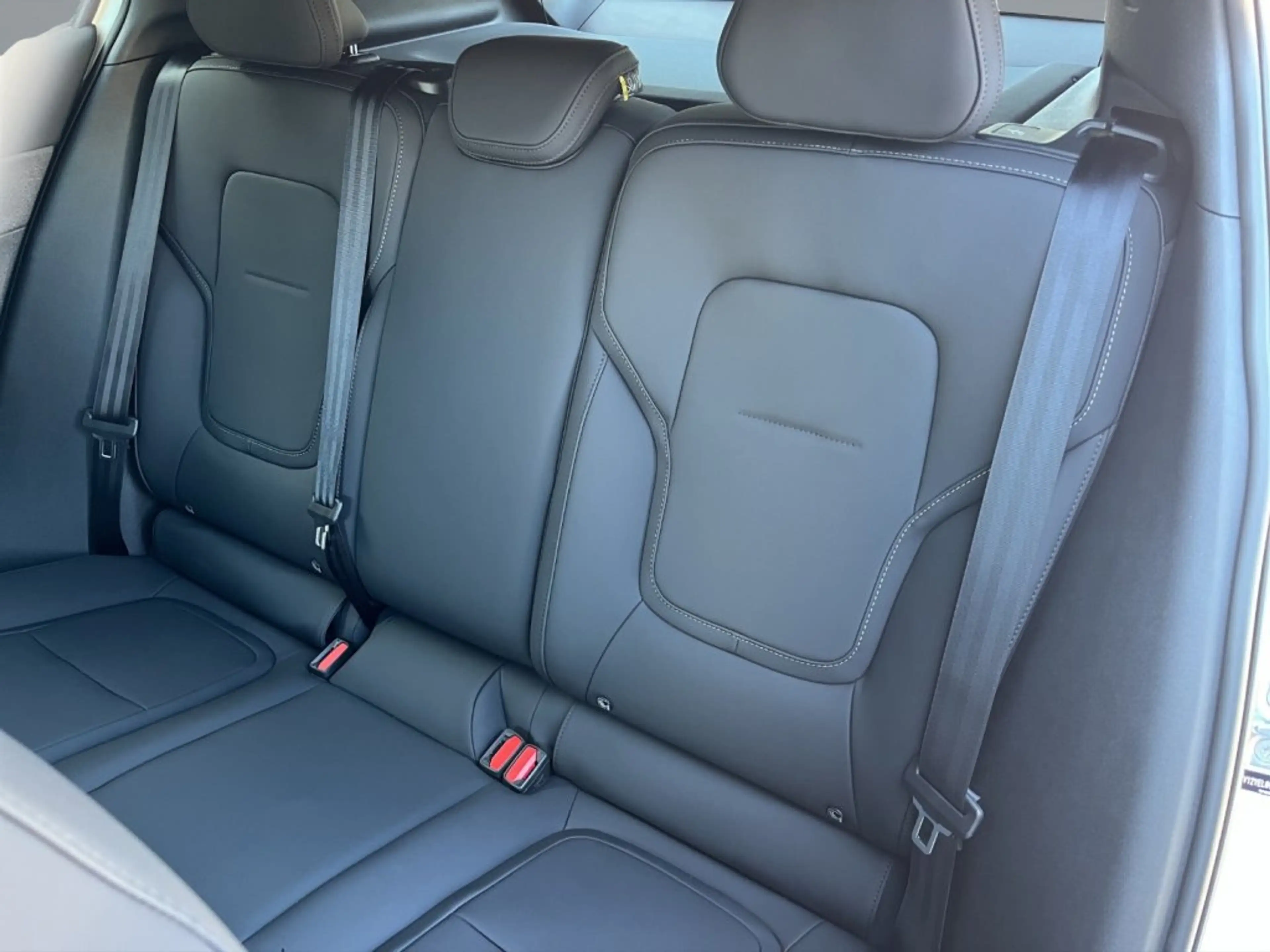 Volvo EX30 Cross Country Plus, P5 Long Range Vollelektrisch — photo 10
