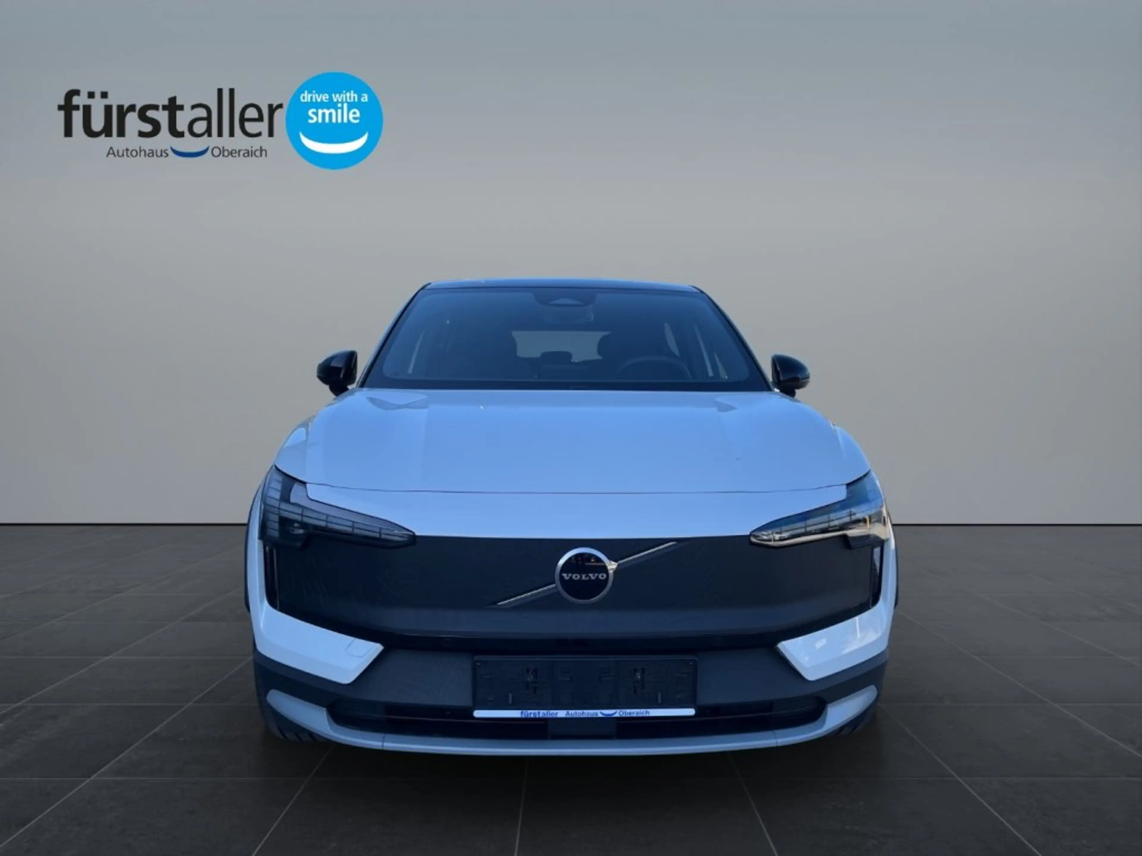 Volvo EX30 Cross Country Plus, P5 Long Range Vollelektrisch — photo 2