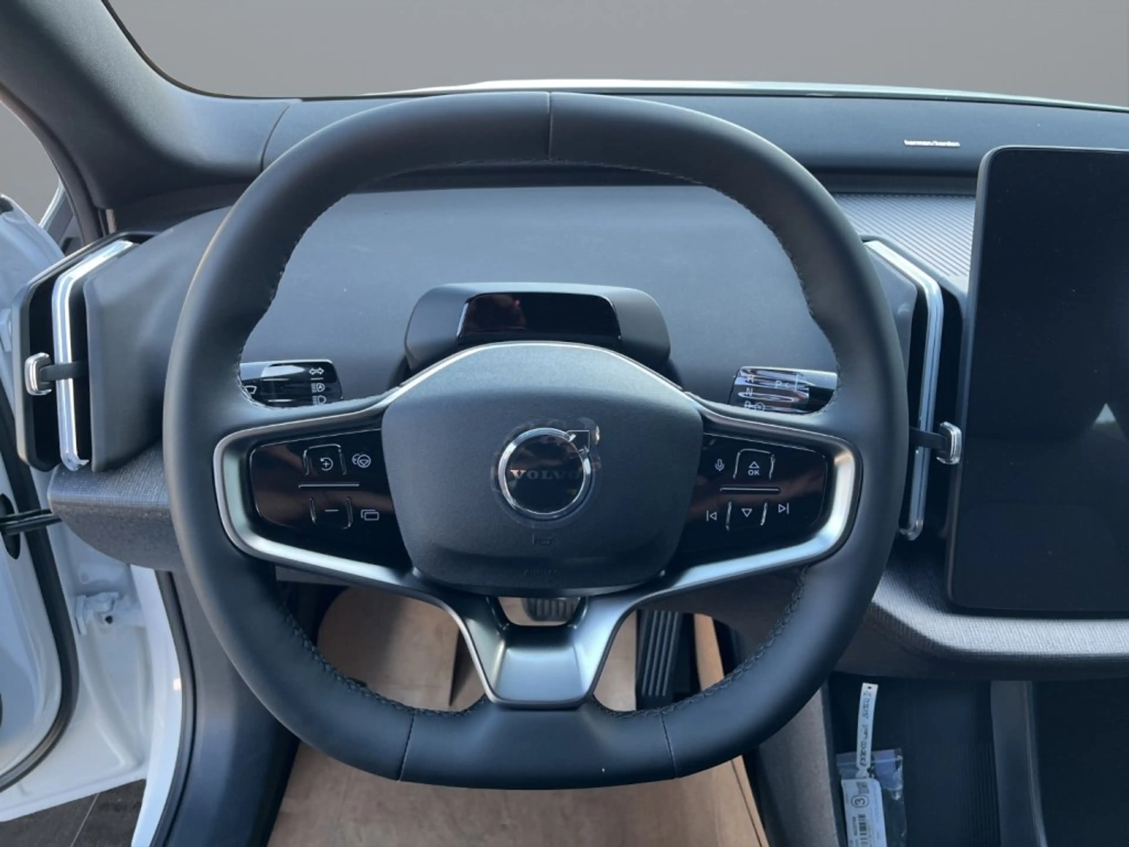 Volvo EX30 Cross Country Plus, P5 Long Range Vollelektrisch — photo 13