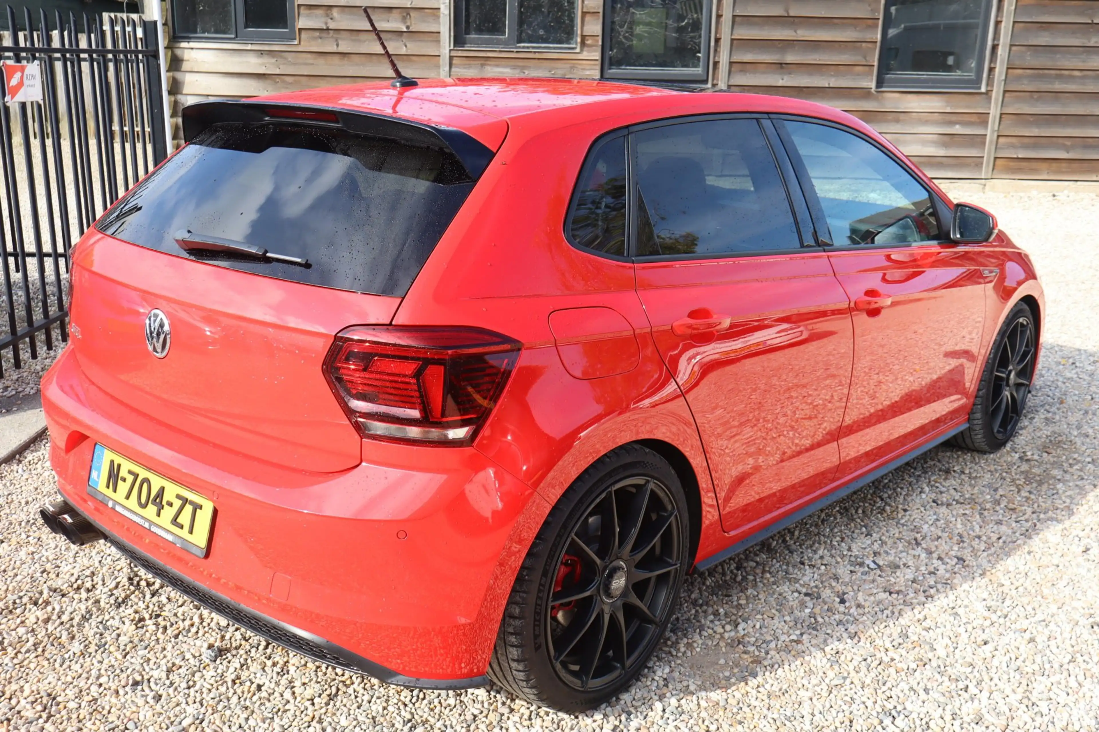 Volkswagen Polo GTI 2.0 TSI PANO 280 PK TREKHAAK 0Z 19 INCH SCHROEFSET — photo 9