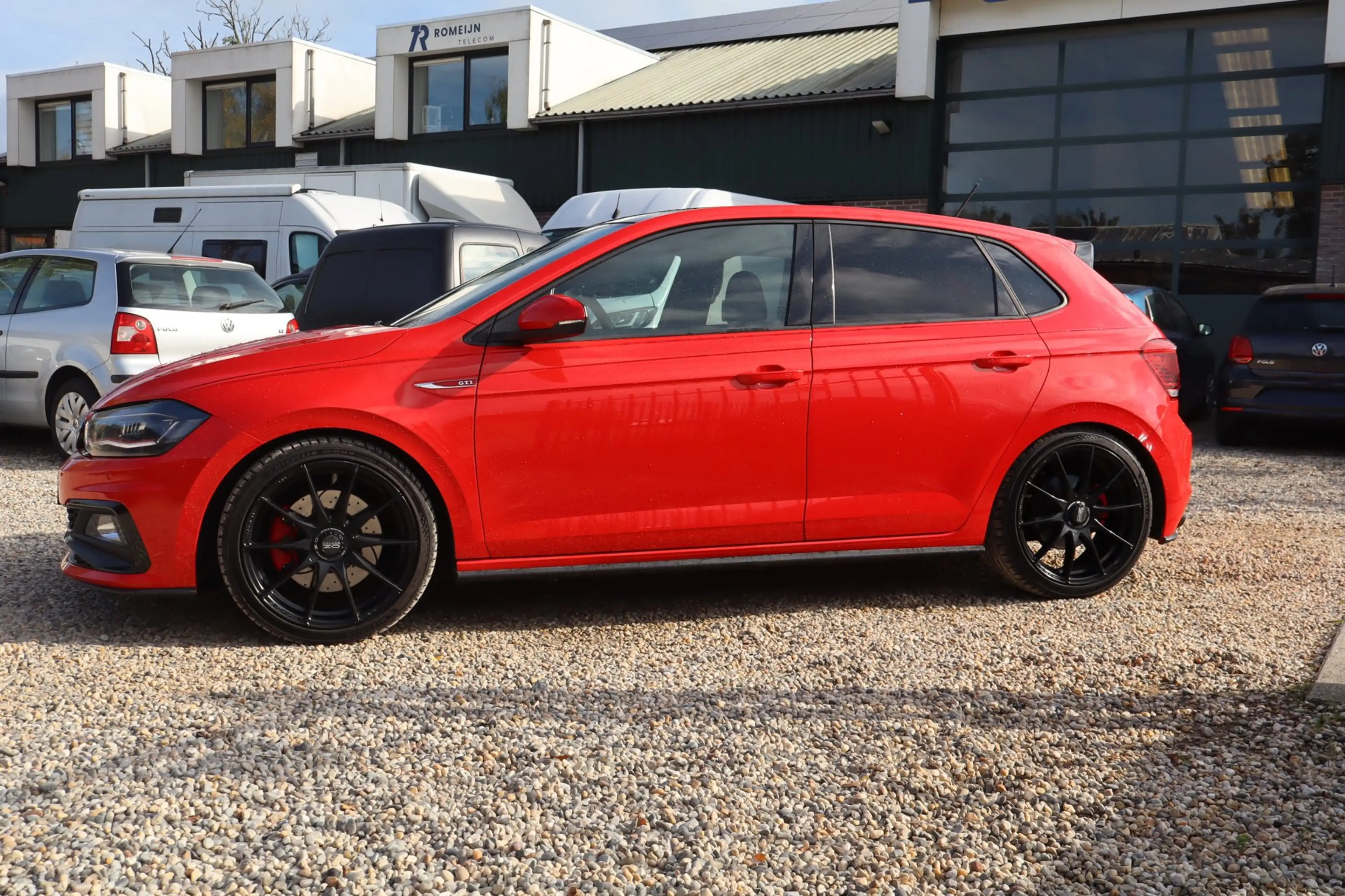 Volkswagen Polo GTI 2.0 TSI PANO 280 PK TREKHAAK 0Z 19 INCH SCHROEFSET — photo 6