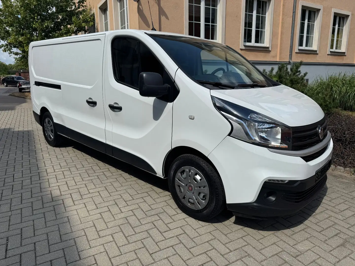 Fiat Talento Kasten L2H1 1,2t SX Weiß - 1