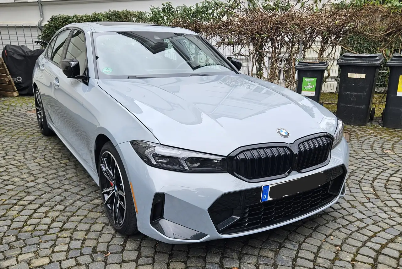 BMW 330