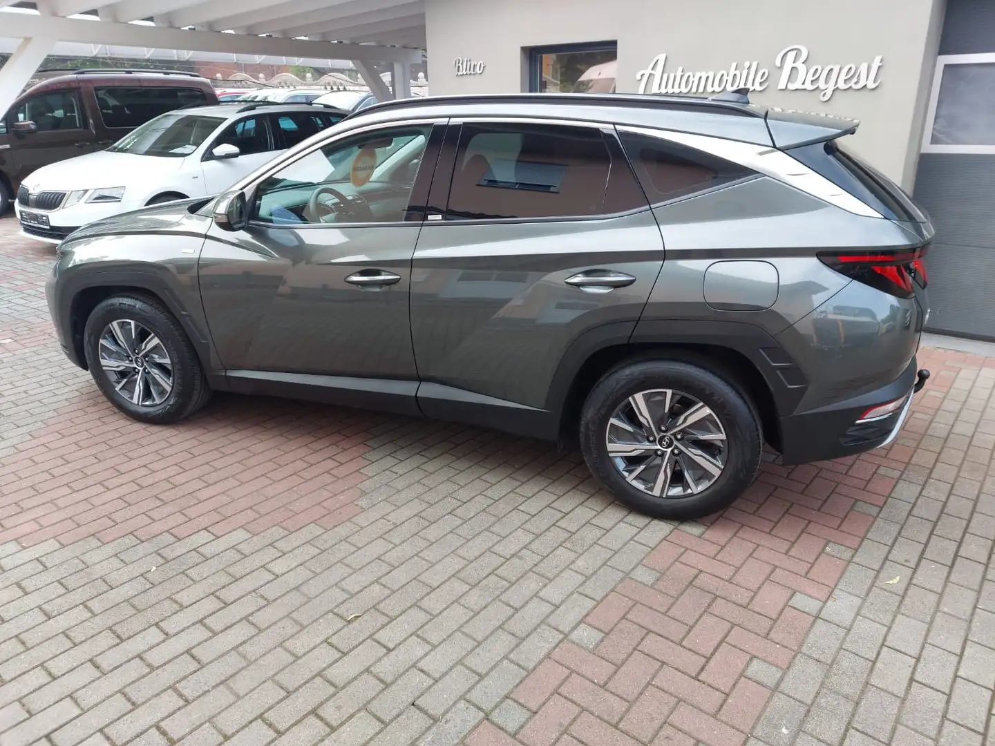 Hyundai TUCSON 1.6 CRDi 136PS+65TKM+LED+AHK+GARANTIE Gris - 2