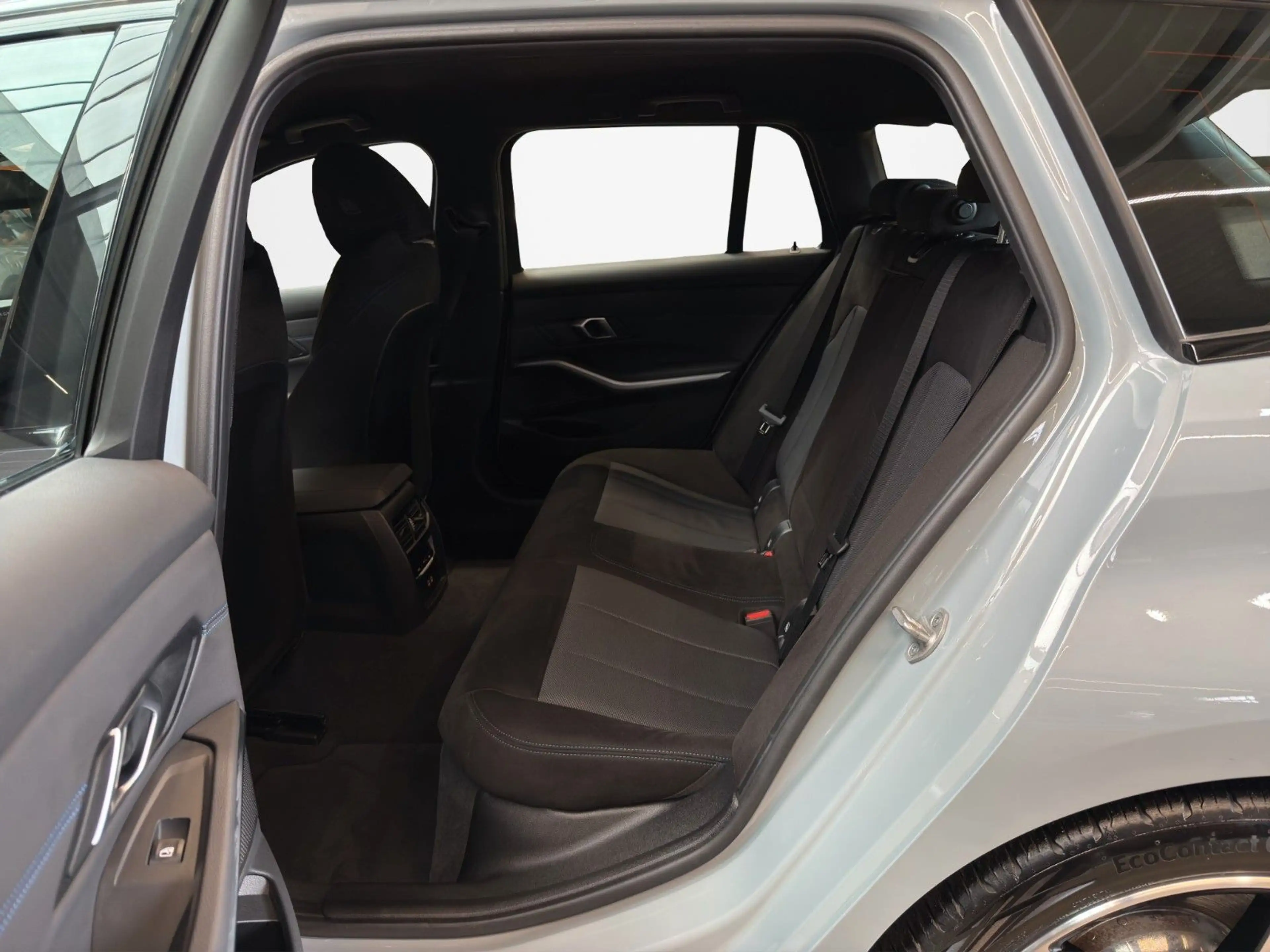 BMW 330 i Touring xDrive M Sport ACC FL2 HiFi RFK 3ZK — photo 13