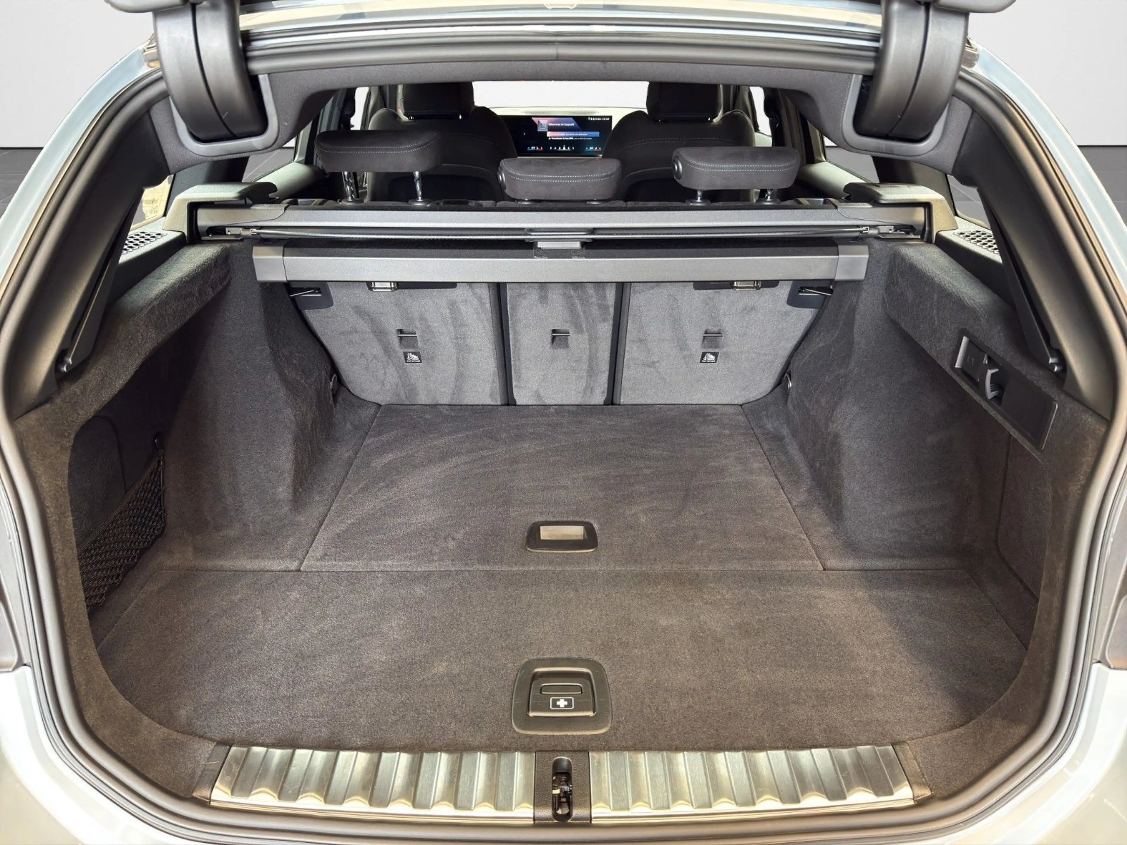 BMW 330 i Touring xDrive M Sport ACC FL2 HiFi RFK 3ZK — photo 14