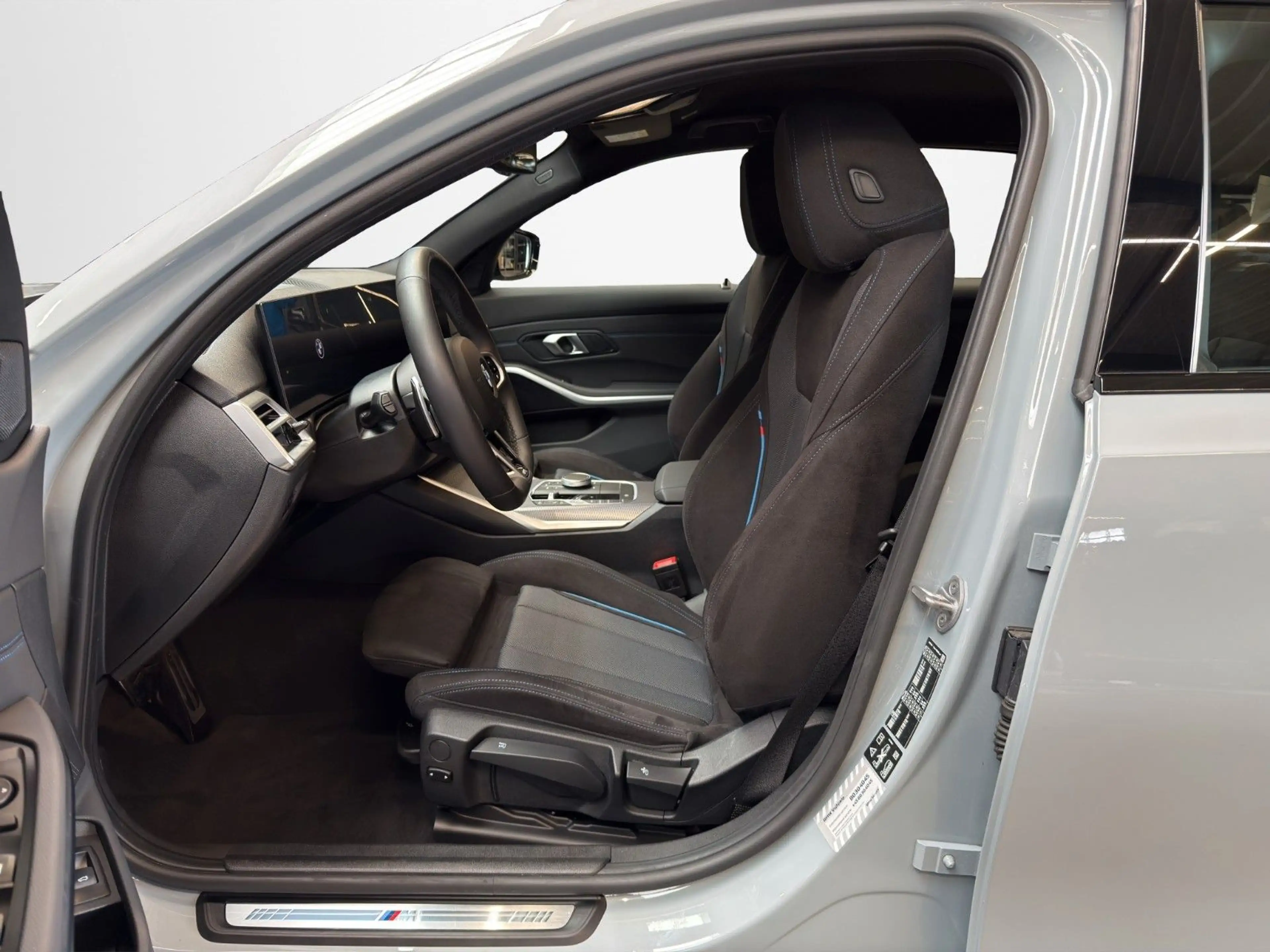 BMW 330 i Touring xDrive M Sport ACC FL2 HiFi RFK 3ZK — photo 11