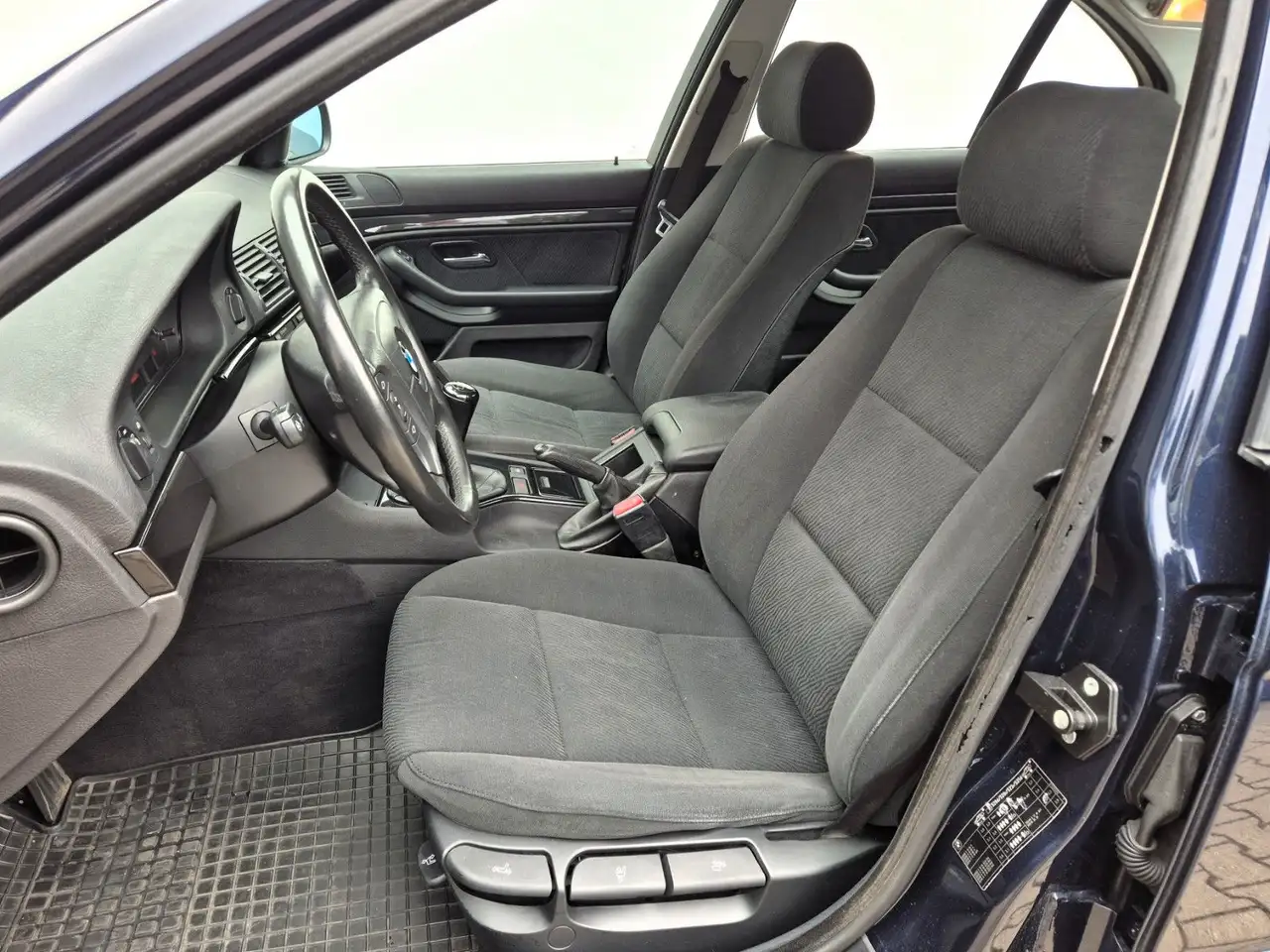 BMW 520 i 2.1 Shadow-Line |AHK|Tempomat|Klima|, foto 9