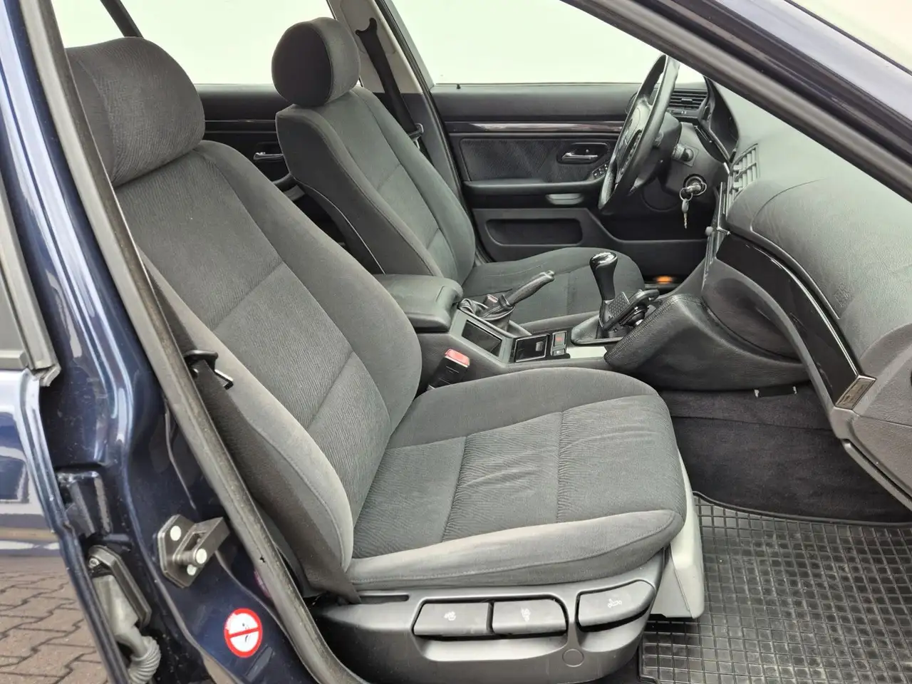 BMW 520 i 2.1 Shadow-Line |AHK|Tempomat|Klima|, foto 10