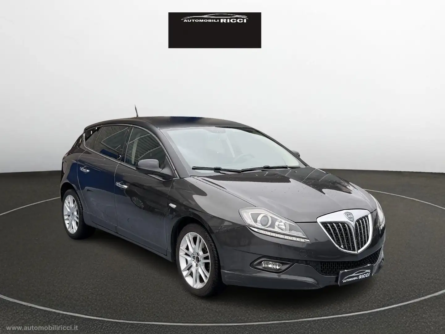 Lancia Delta 1.6 MJT Selectronic Oro Gris - 1