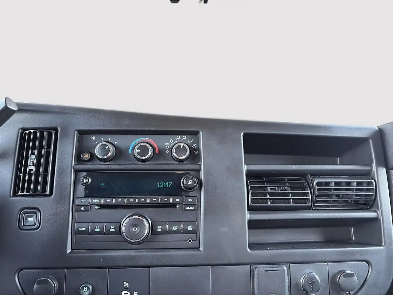 Chevrolet Express 2500 photo Chevrolet Express 2500