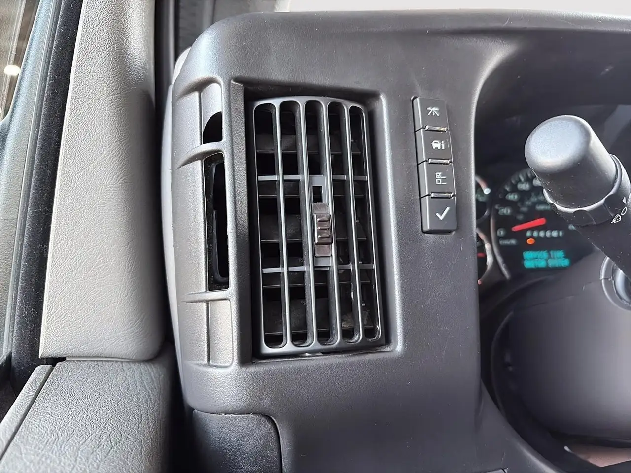 Chevrolet Express 2500 photo Chevrolet Express 2500