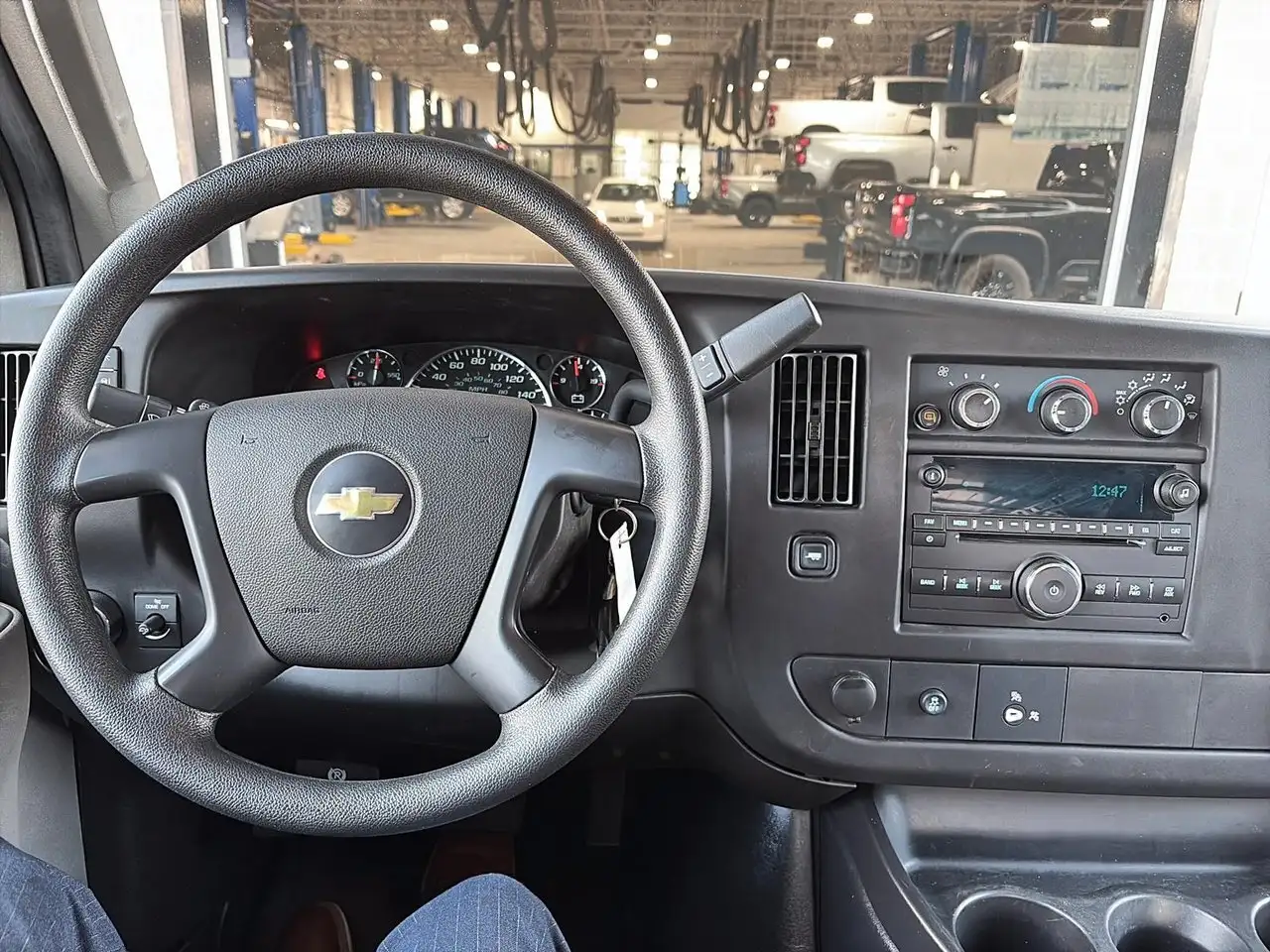 Chevrolet Express 2500 photo Chevrolet Express 2500