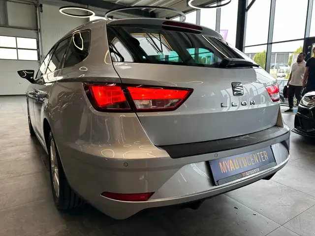 Seat Leon view 5