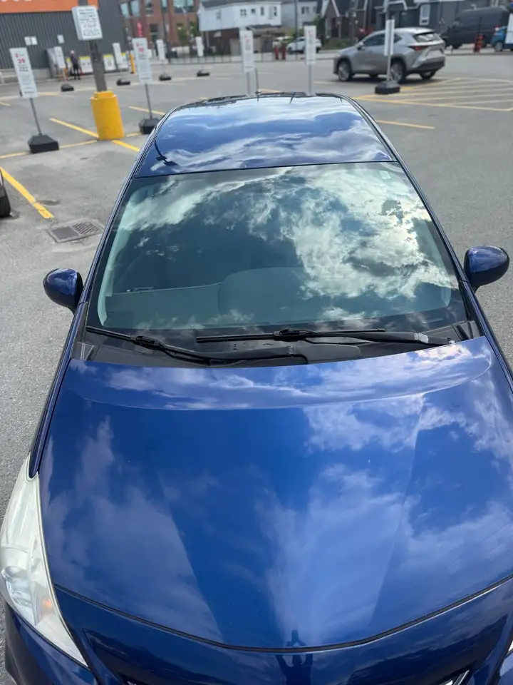 Toyota Prius v photo Toyota Prius v