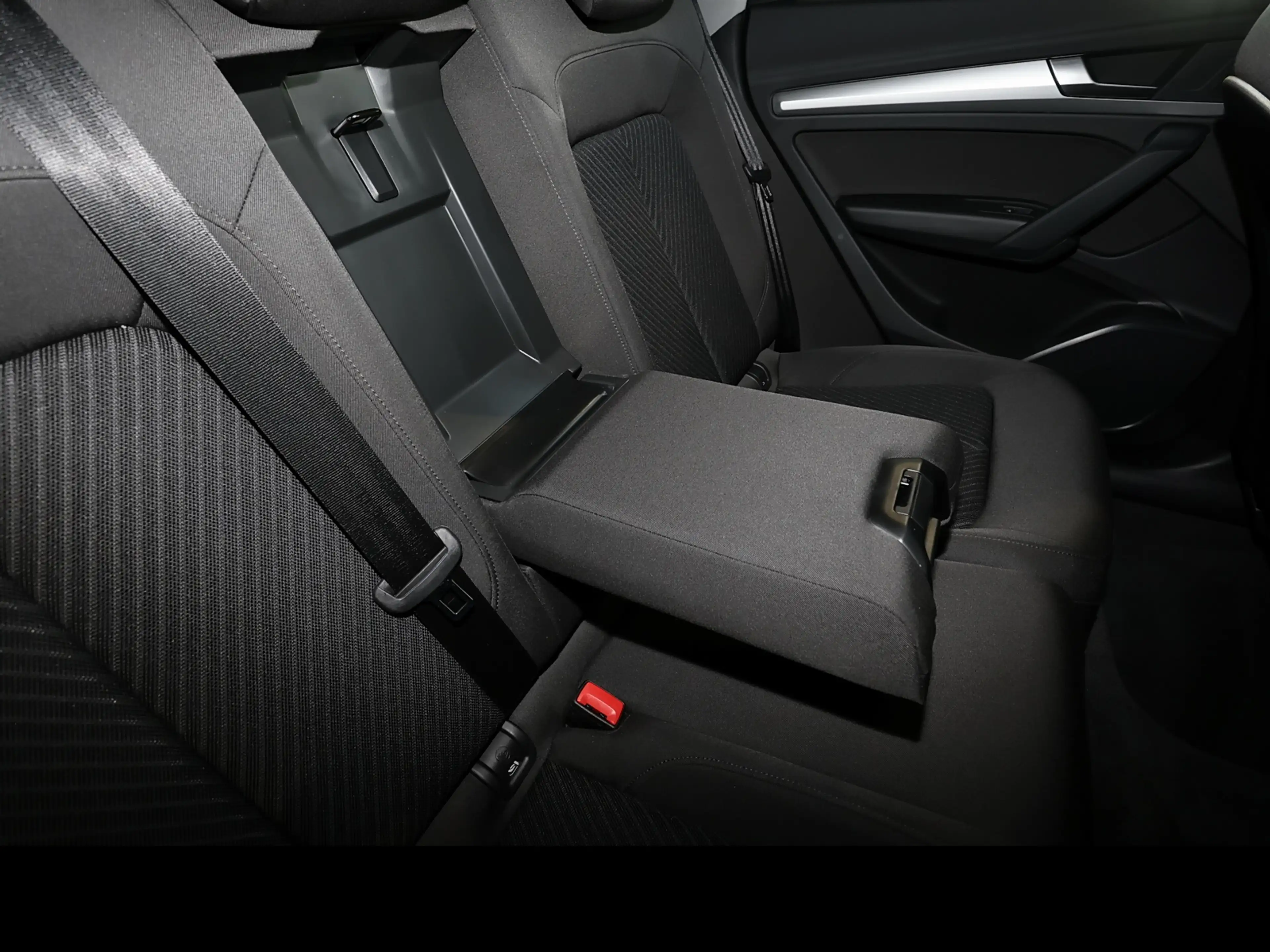 Audi Q5 Sportback 40 2.0 TFSI quattro advanced — photo 7
