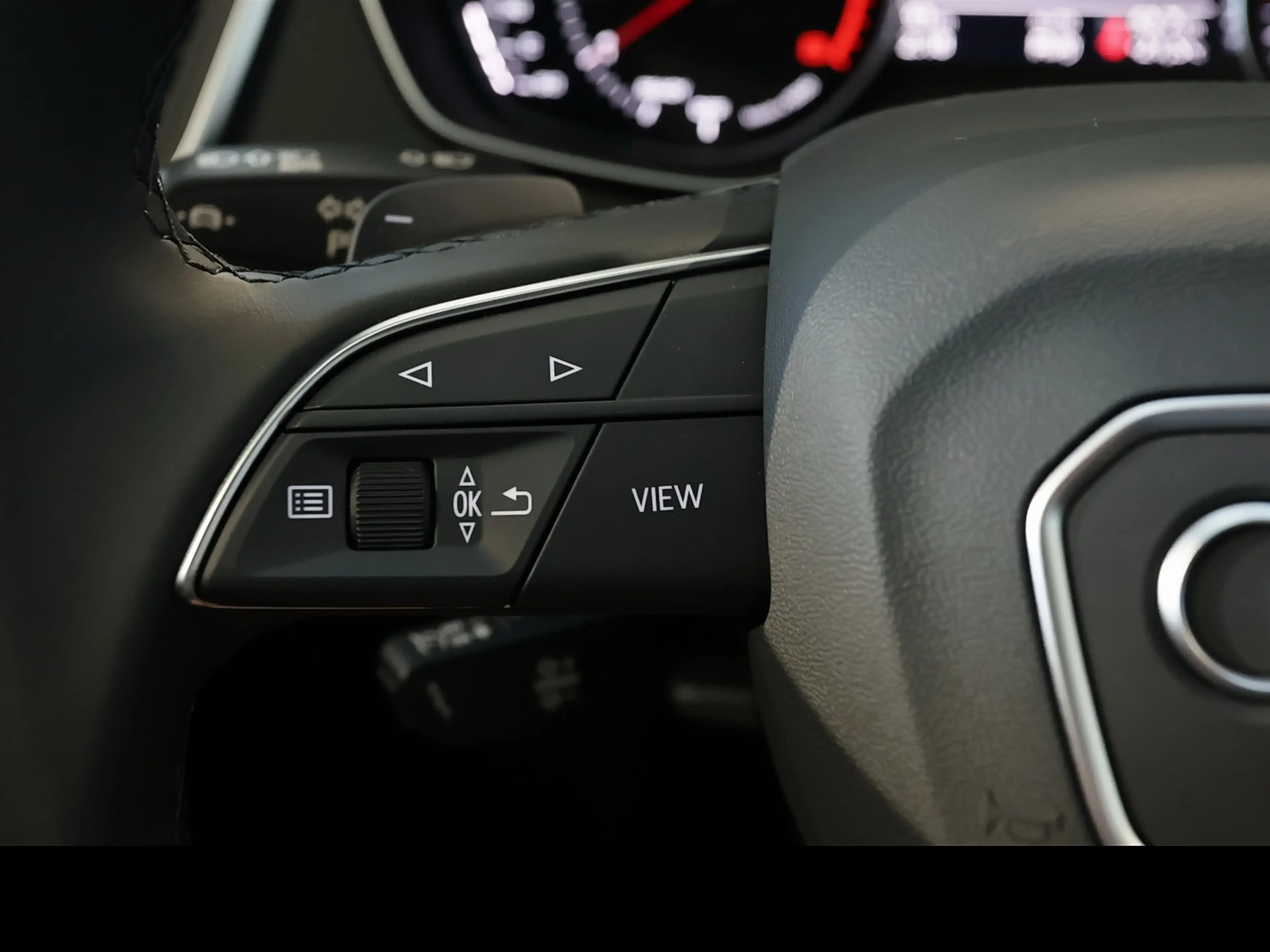 Audi Q5 Sportback 40 2.0 TFSI quattro advanced — photo 9