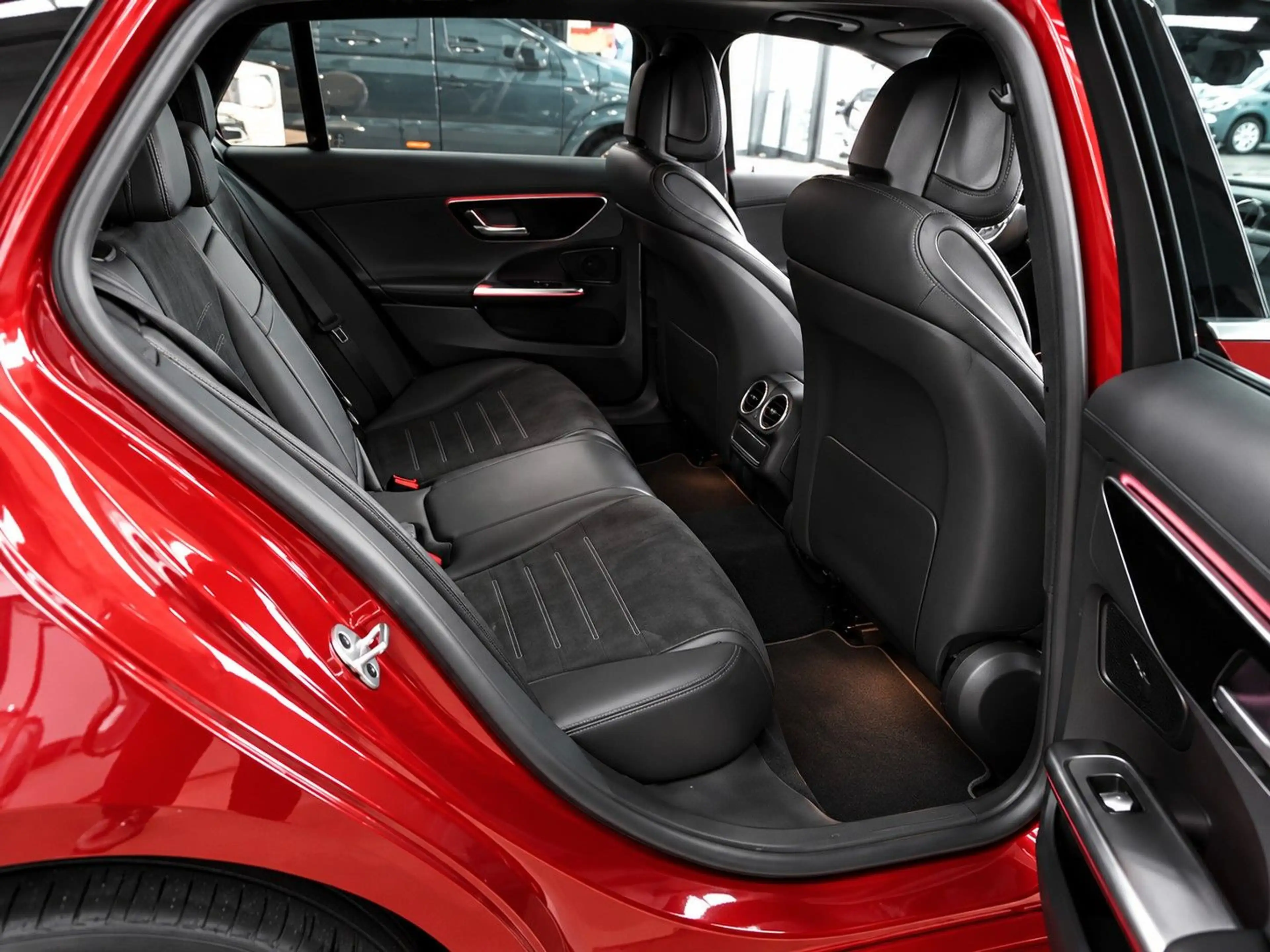 Mercedes-Benz C 200 d T AMG AHK PANO OLED AMBI SOUND KAM MBUX — photo 11