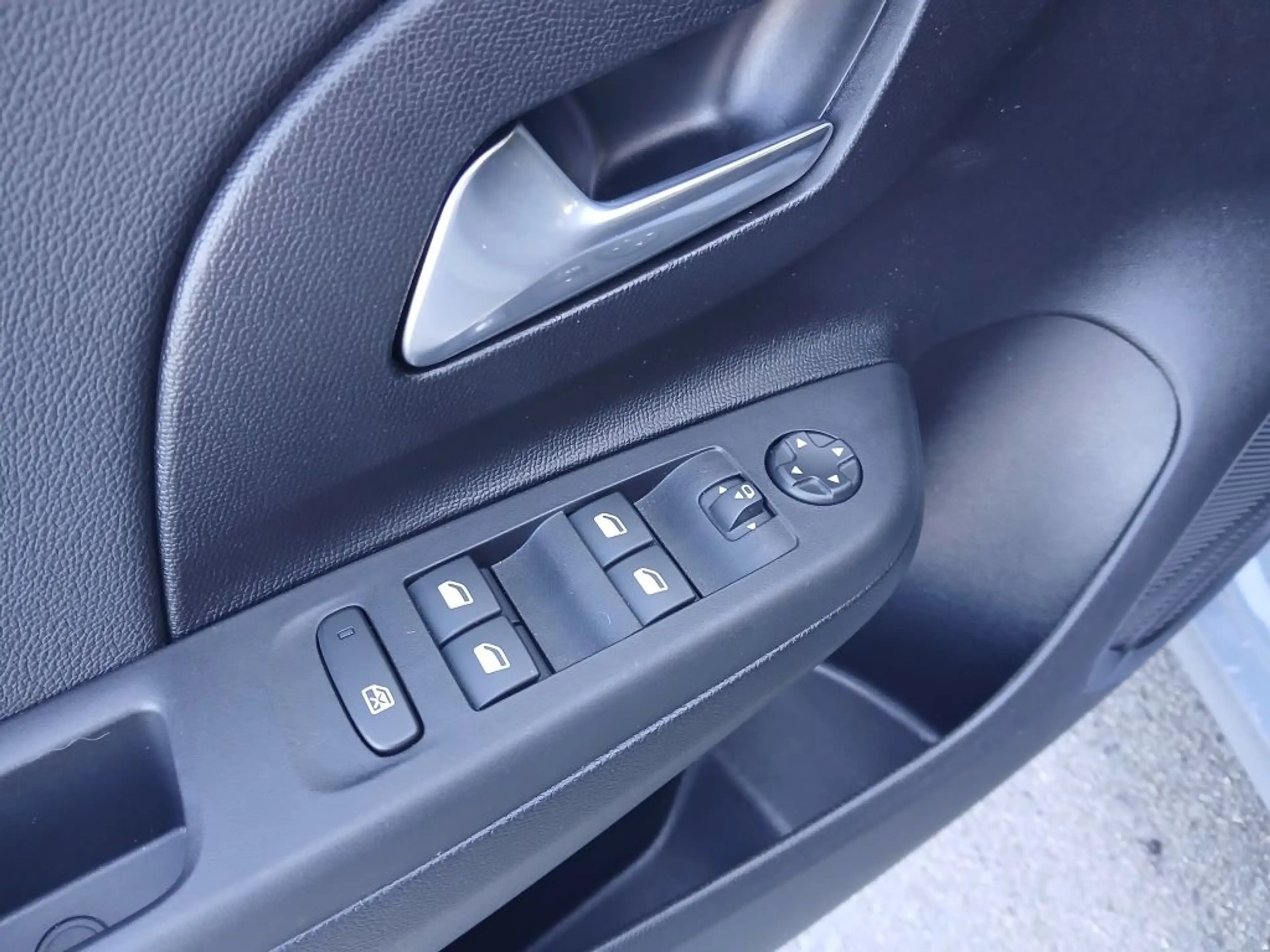 Opel Corsa 1.2 Direct Injection Turbo Automatik GS — photo 9