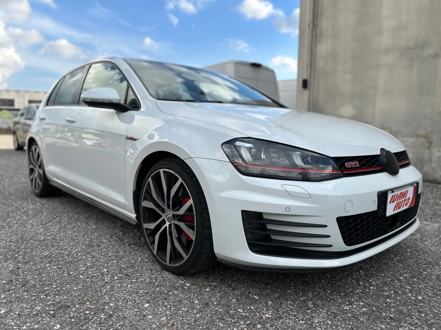 Volkswagen Golf Golf GTI Performance 2.0 TSI DSG 5p. 300cv Bianco - 2