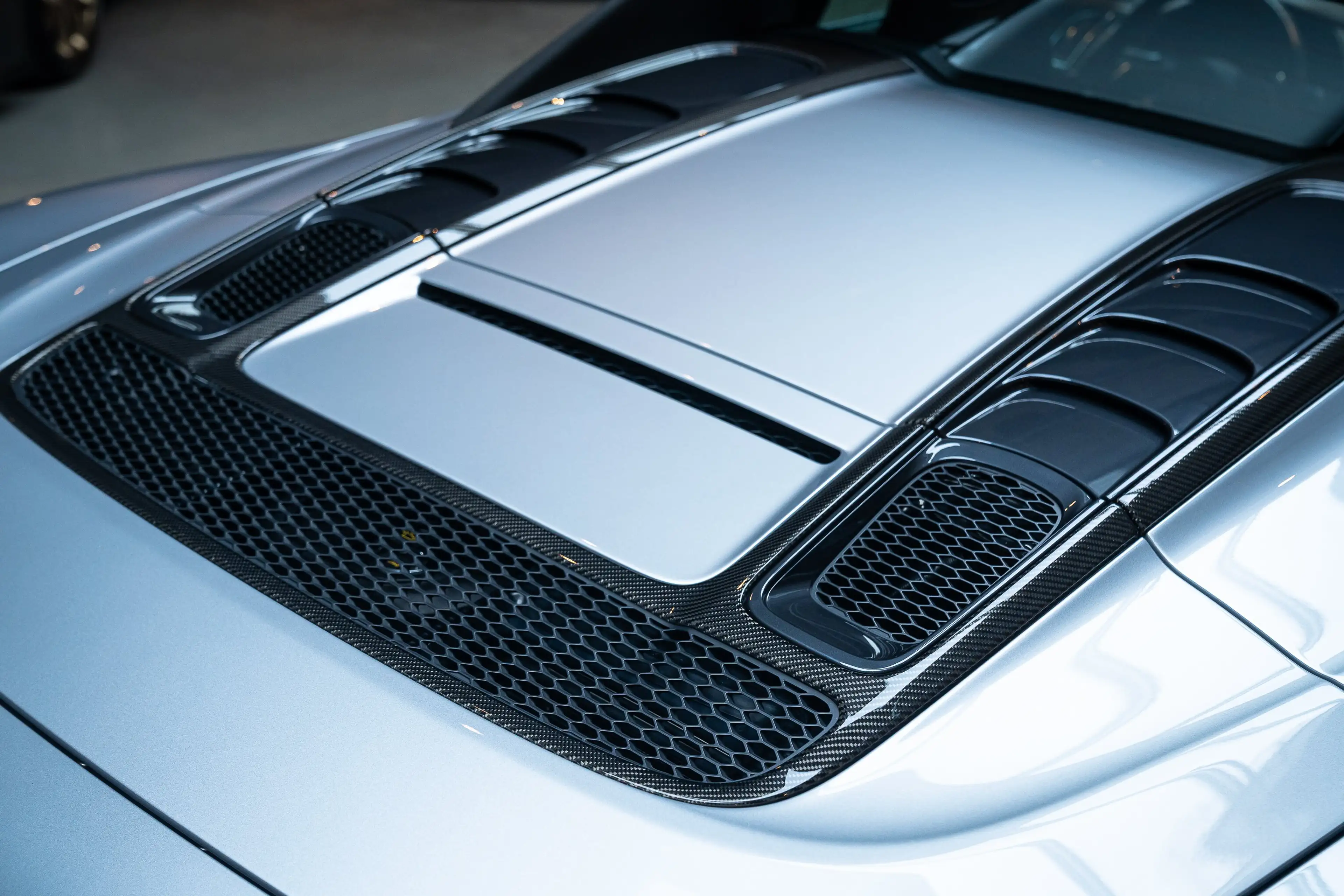 Audi R8 R8 5.2i V10+ FSI Spyder Quattro S tronic — photo 12