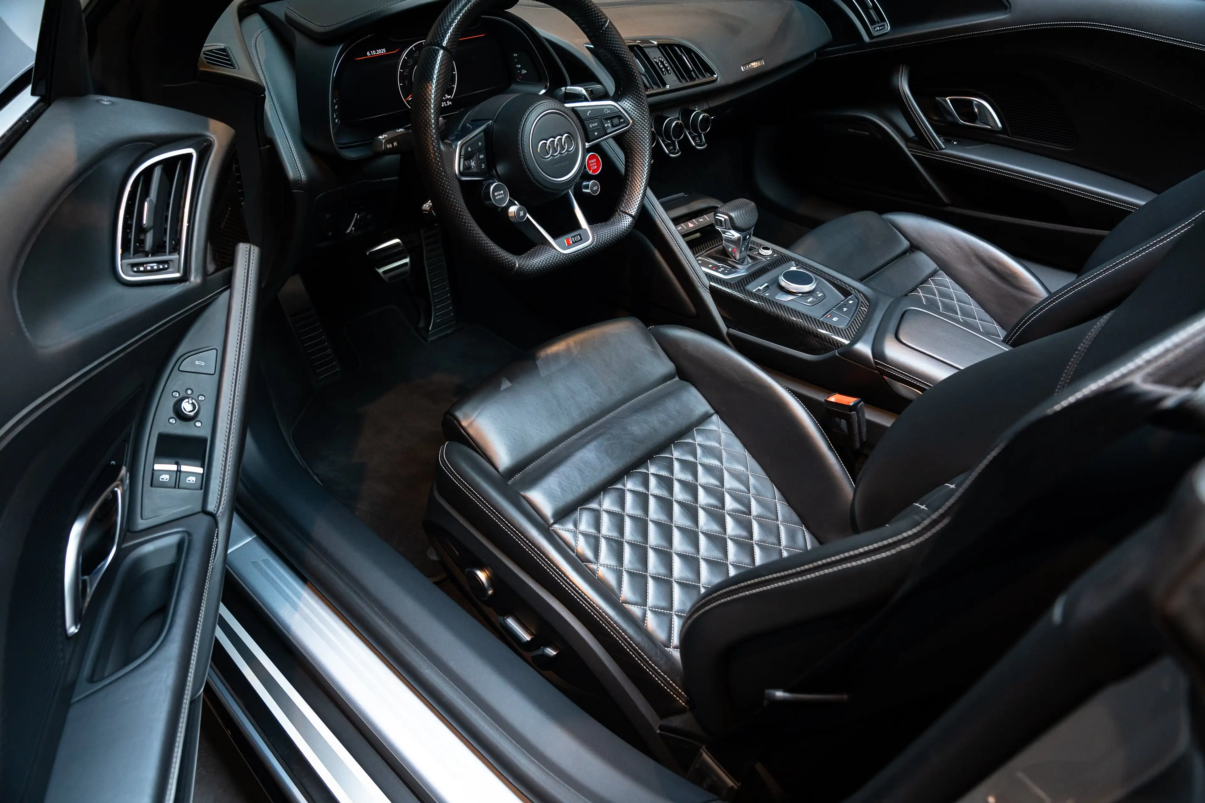 Audi R8 R8 5.2i V10+ FSI Spyder Quattro S tronic — photo 14