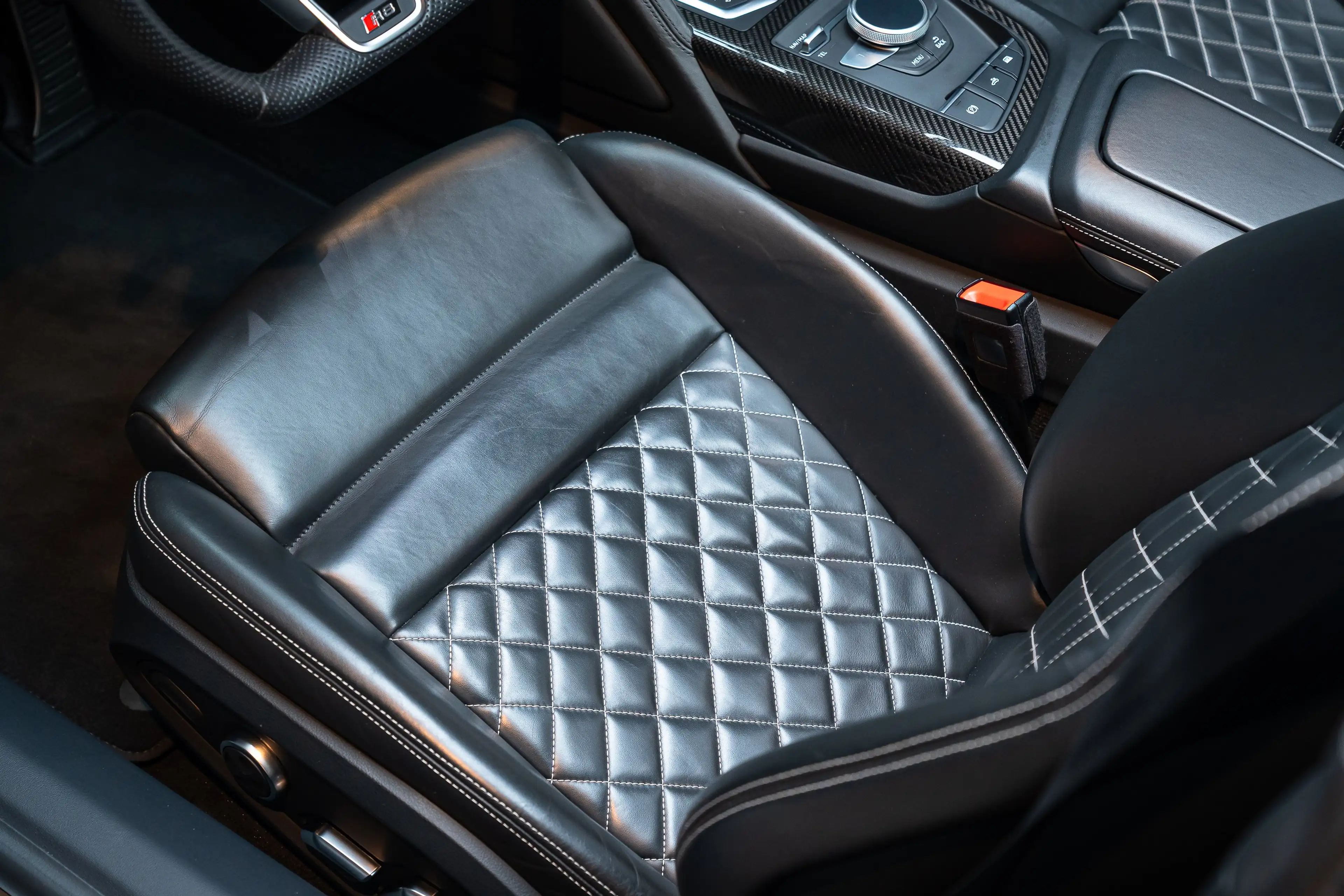 Audi R8 R8 5.2i V10+ FSI Spyder Quattro S tronic — photo 15