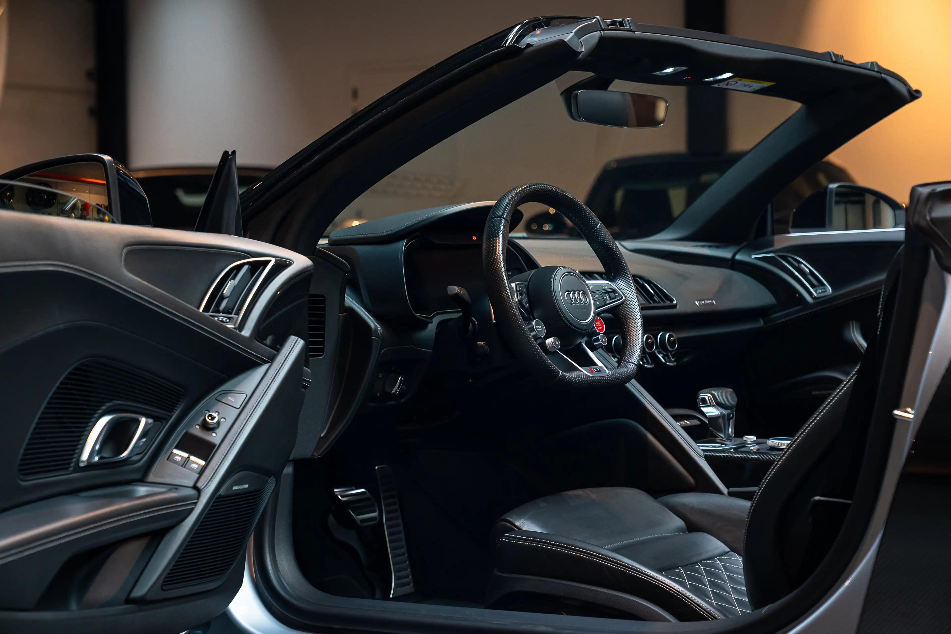 Audi R8 R8 5.2i V10+ FSI Spyder Quattro S tronic — photo 13