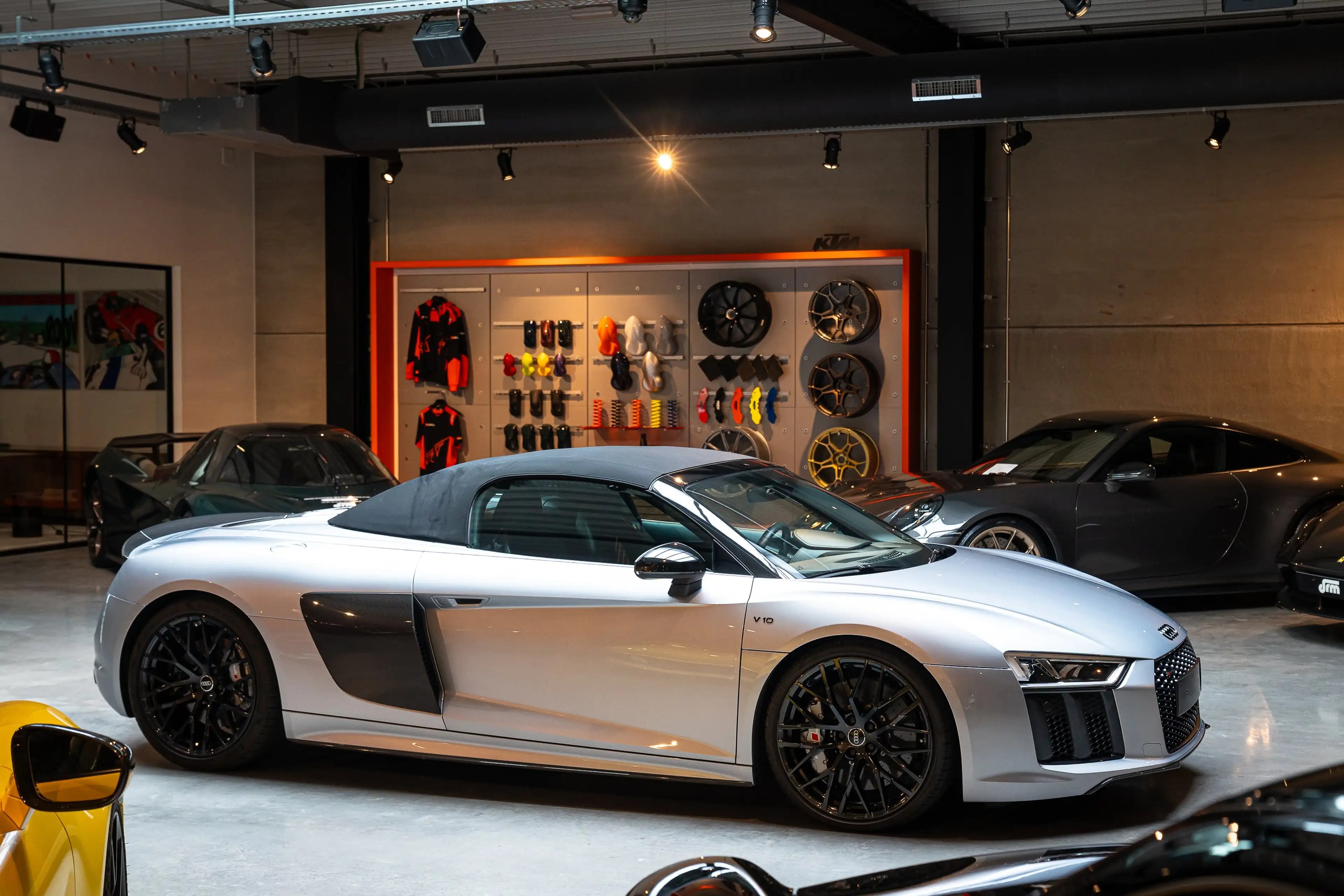 Audi R8 R8 5.2i V10+ FSI Spyder Quattro S tronic — photo 8
