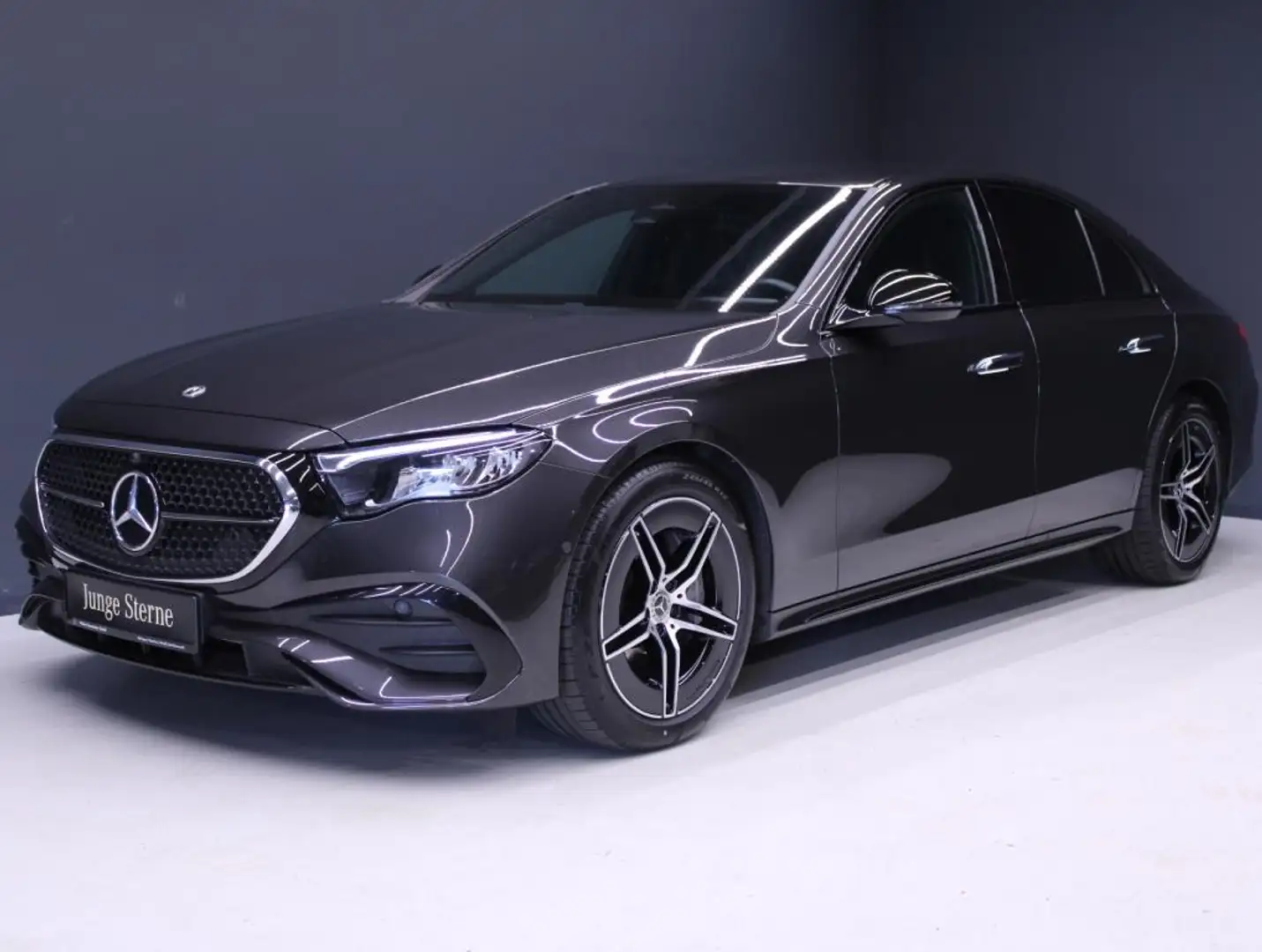 Mercedes-Benz E 220 d AMG+Night+Distronic+Navi+Kamera+MBUX+SHZ Grijs - 1